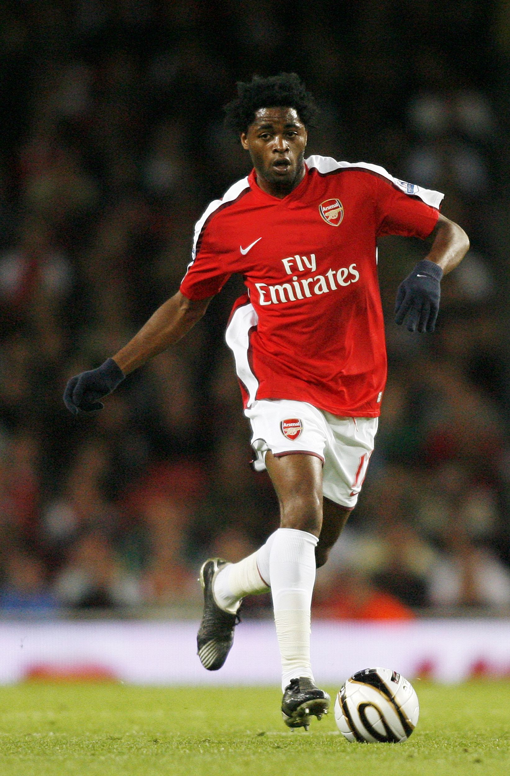 Alex Song asegura que sería titular en Arsenal en lugar de Rice o Zubimendi