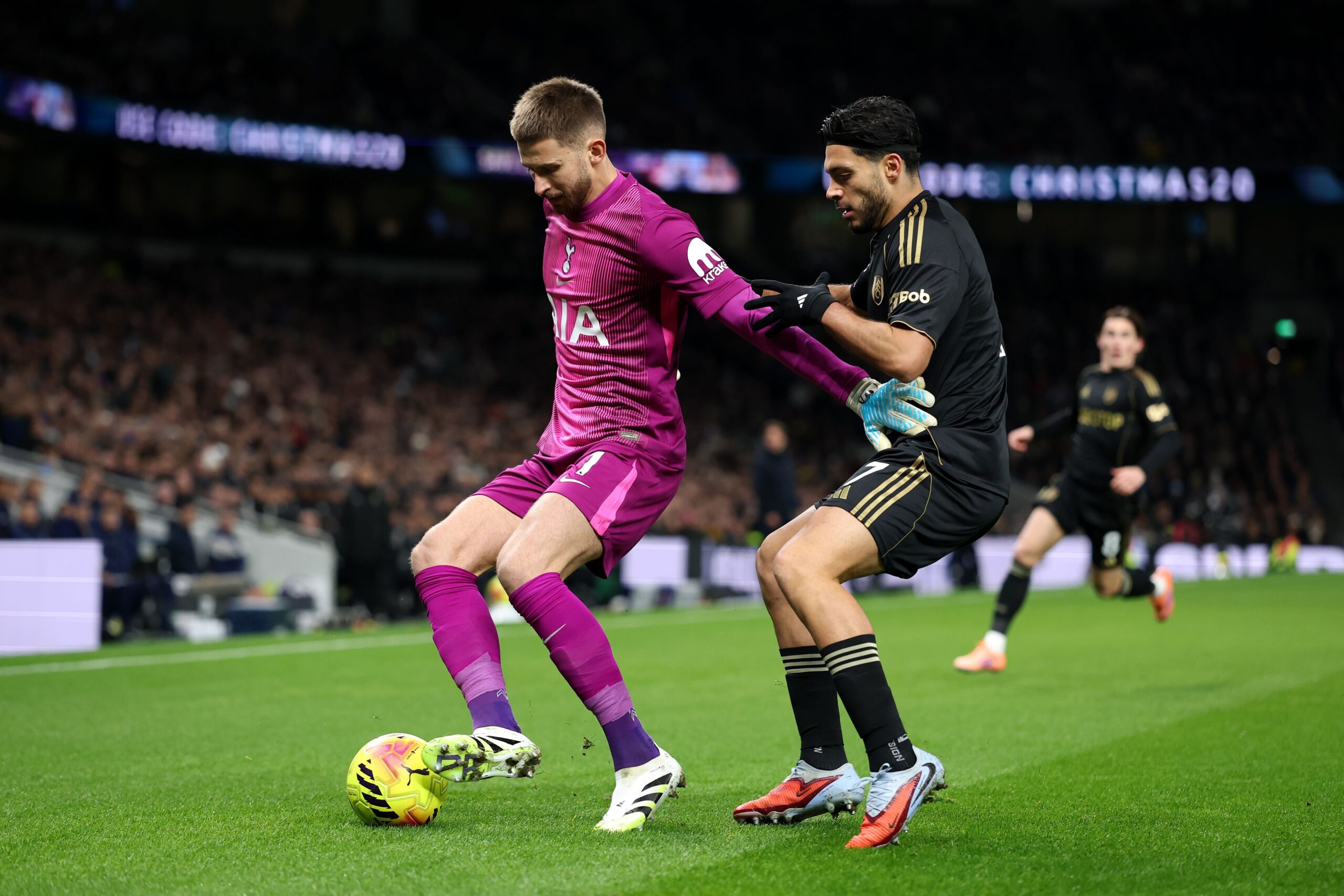 Thomas Frank se reconcilia con los fans tras abucheos tras derrota ante Fulham