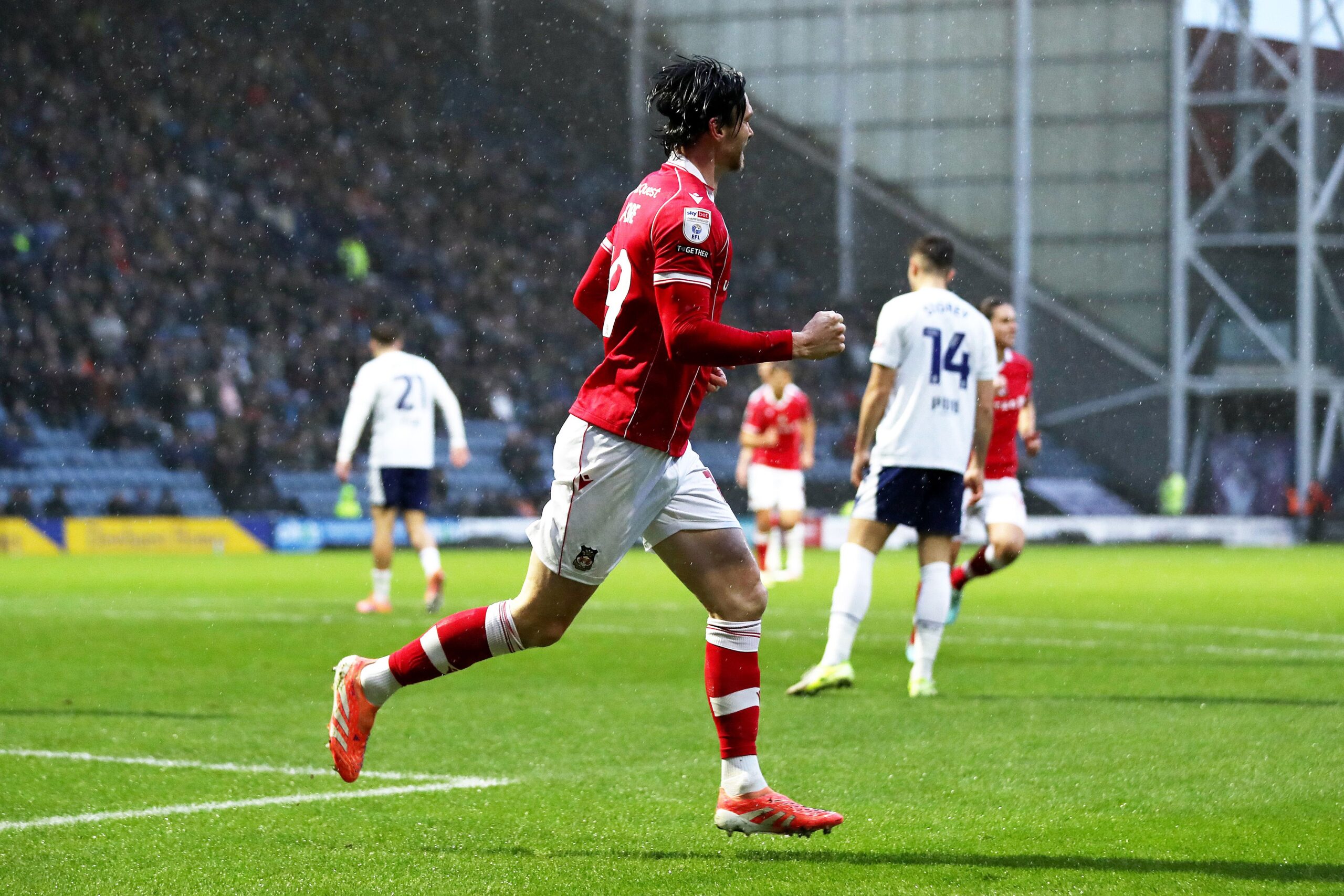 Frustración para Wrexham: Moore y Okonkwo no logran vencer a Preston