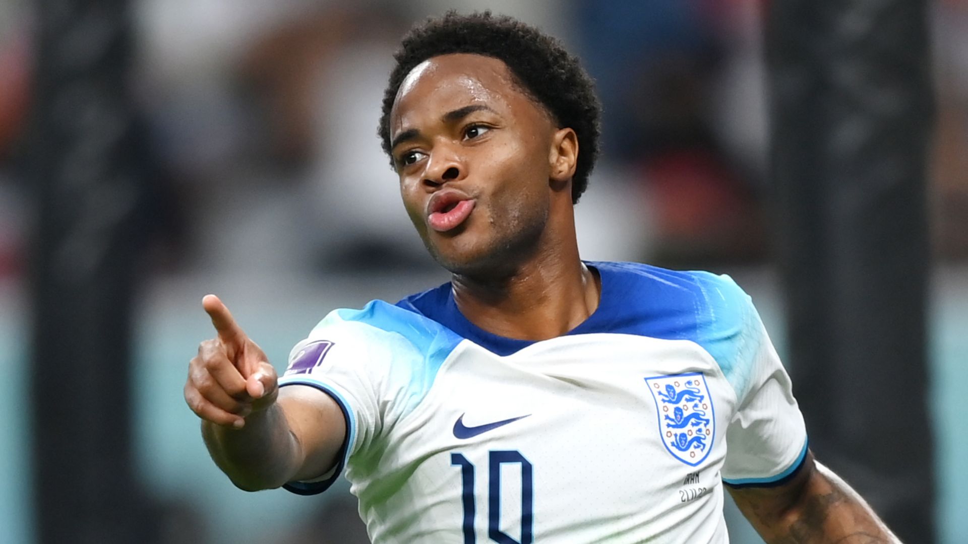 Ryan Reynolds y Rob McElhenney advierten a Raheem Sterling sobre su futuro en Chelsea