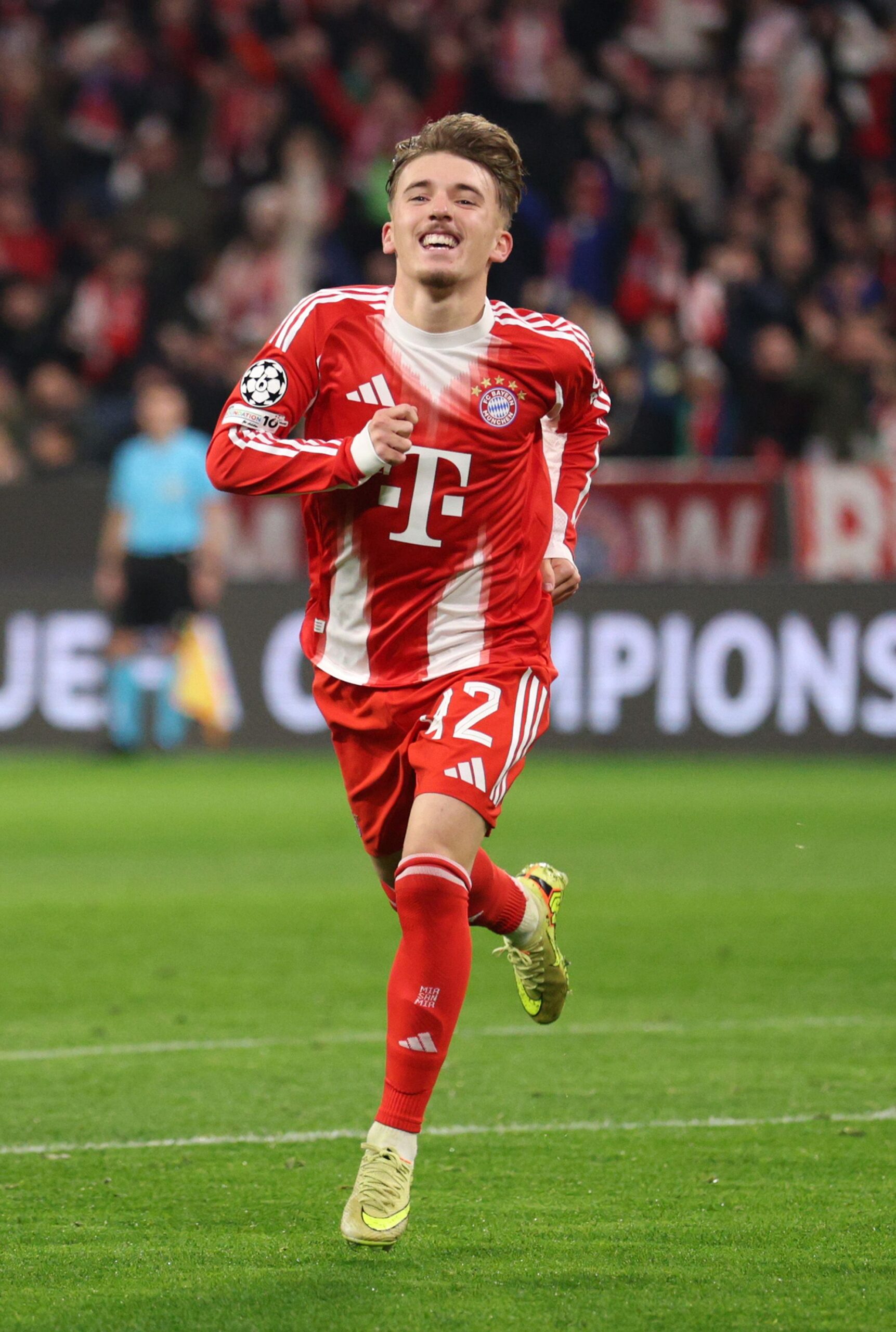 Lennart Karl salva al Bayern Munich y evita otro fracaso en la Champions League