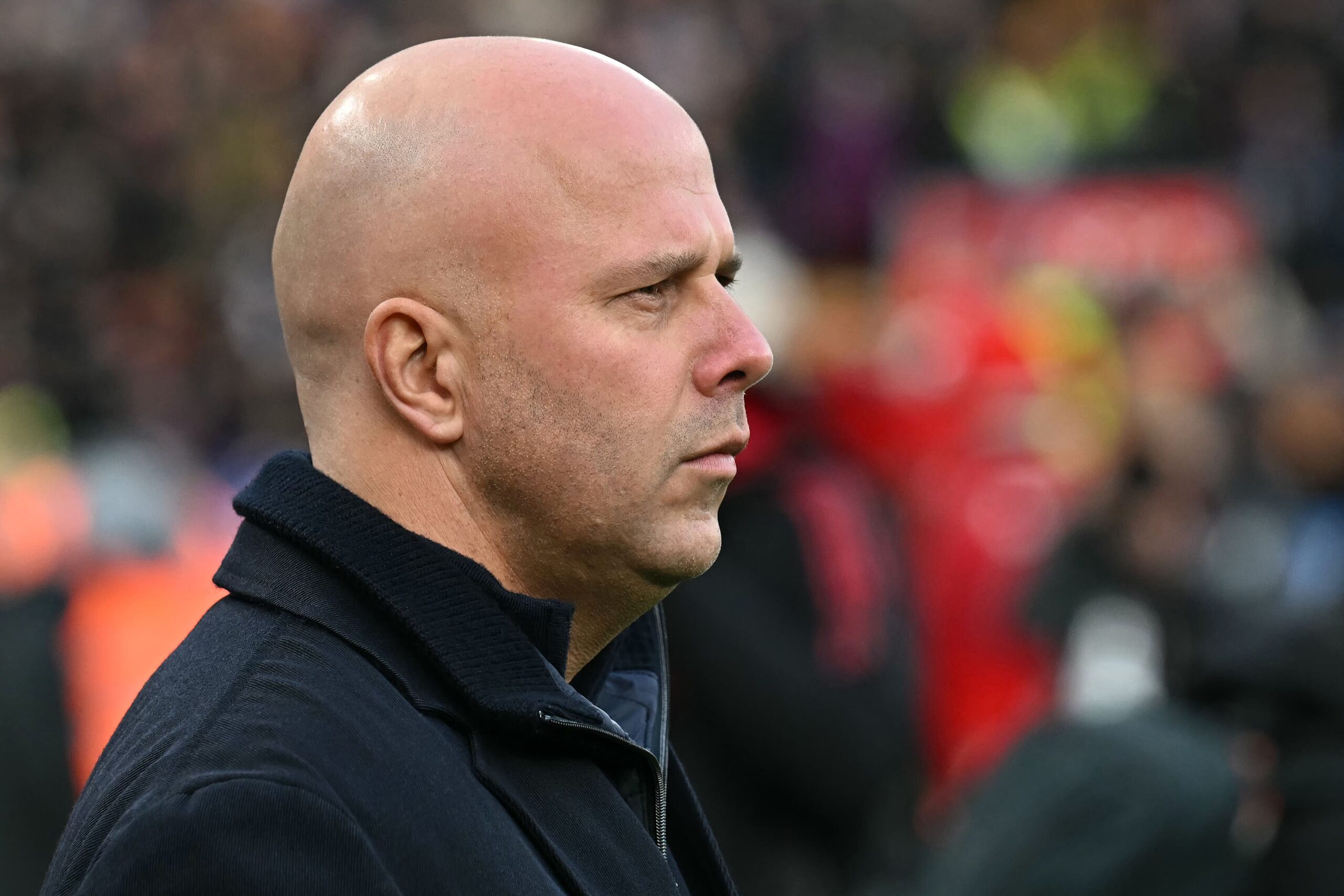 Arne Slot rinde homenaje a Diogo Jota en emotivo regreso familiar a Anfield
