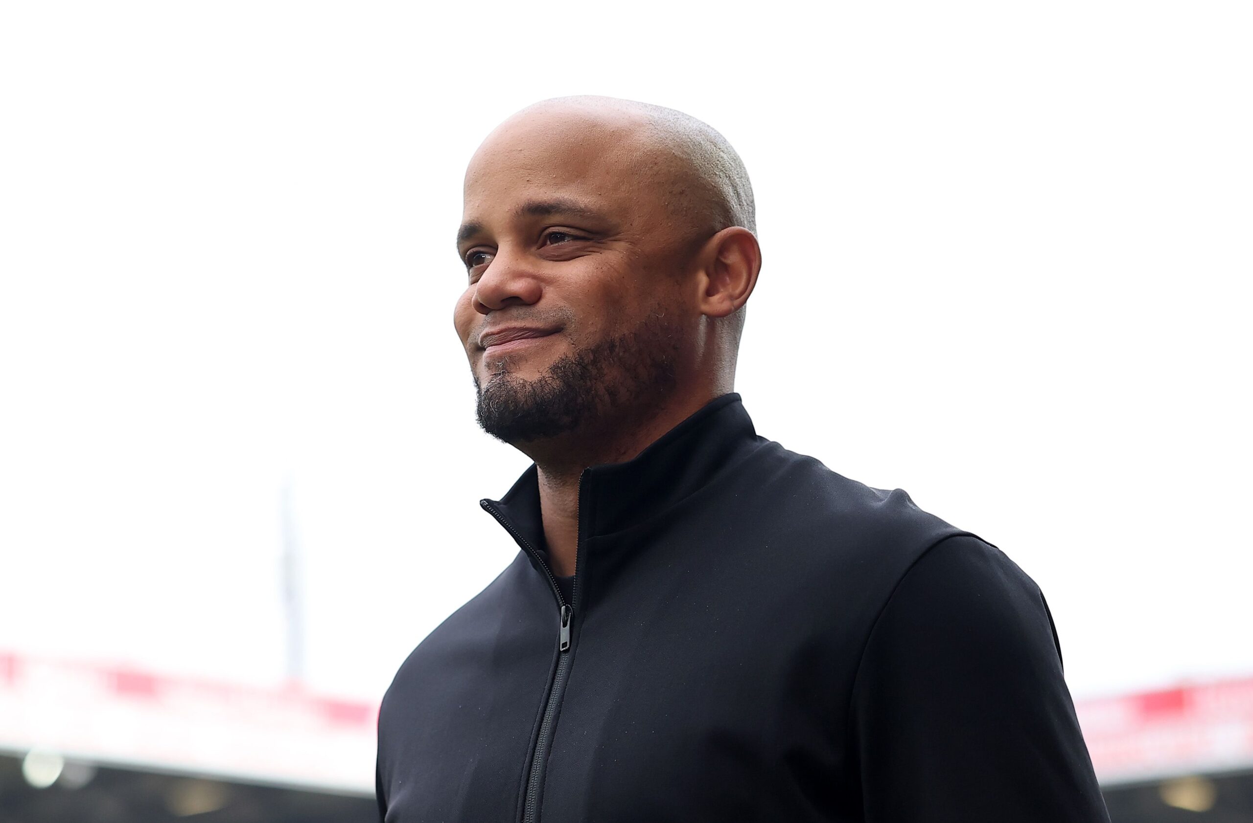 Kompany minimiza rumores sobre su vinculación con el Manchester City