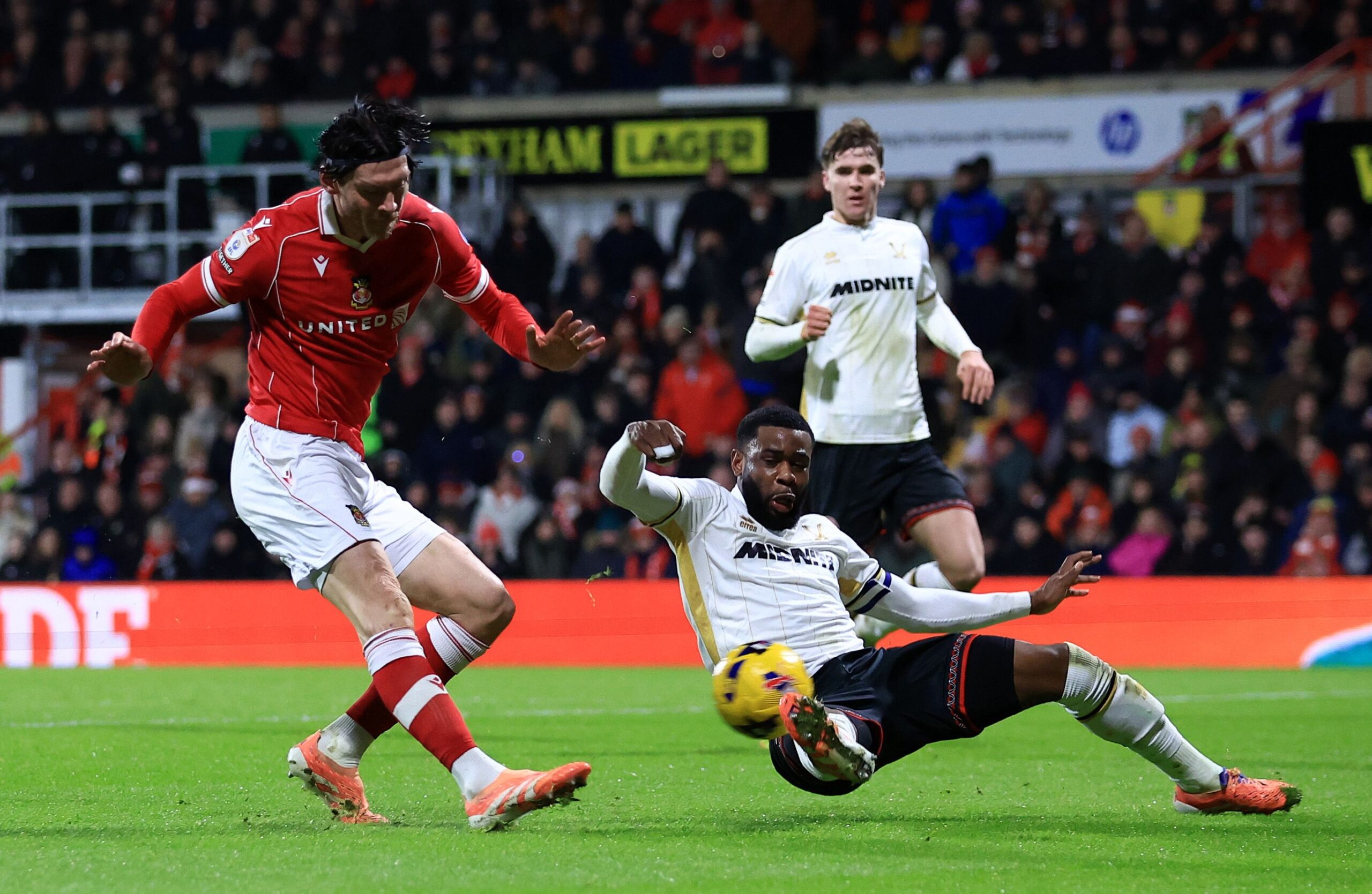 Kieffer Moore celebra doblete contra Sheffield United en triunfo vital del Wrexham