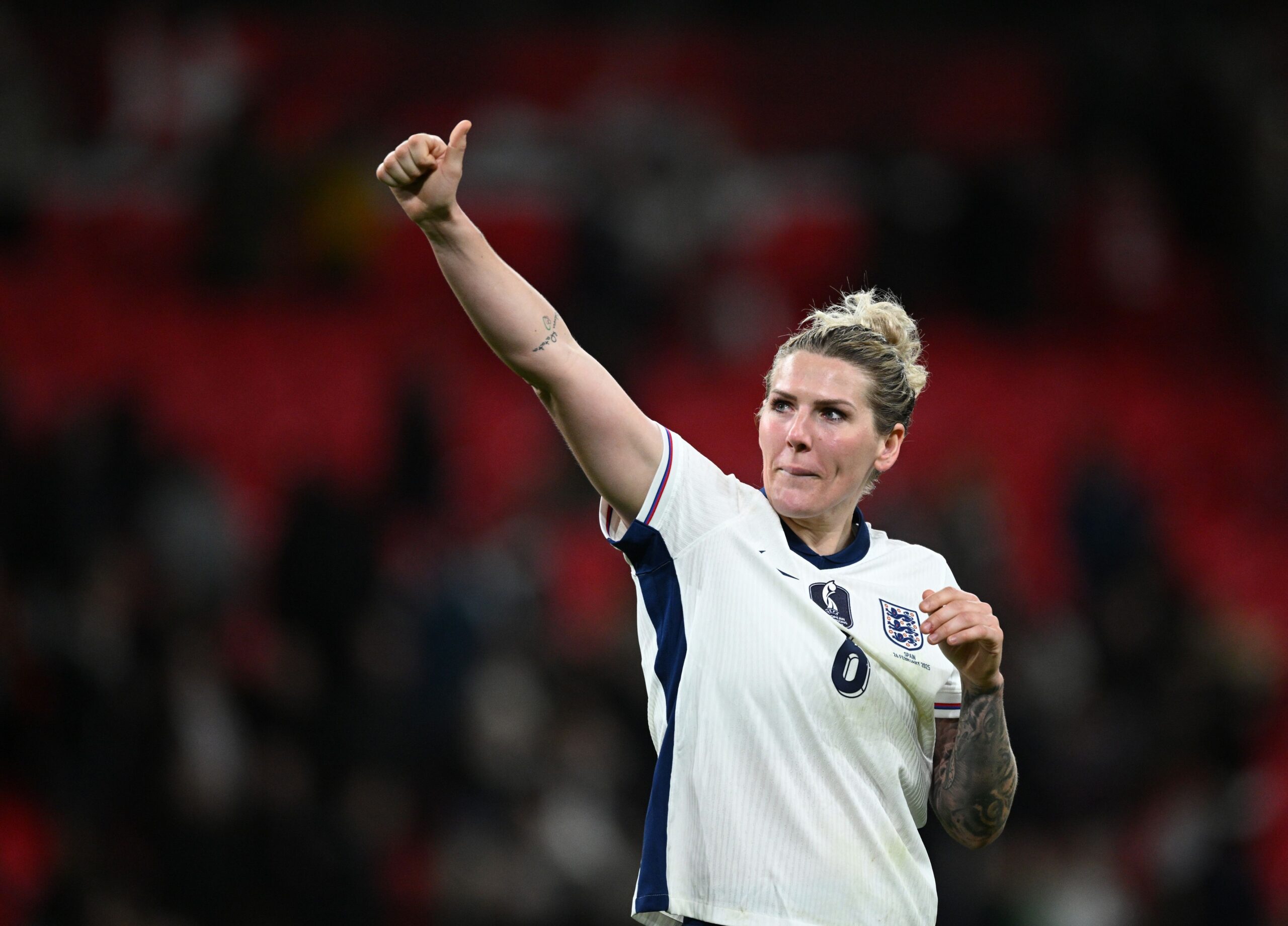 El ocaso de Millie Bright: lucha por su carrera en Chelsea ante el fin del contrato