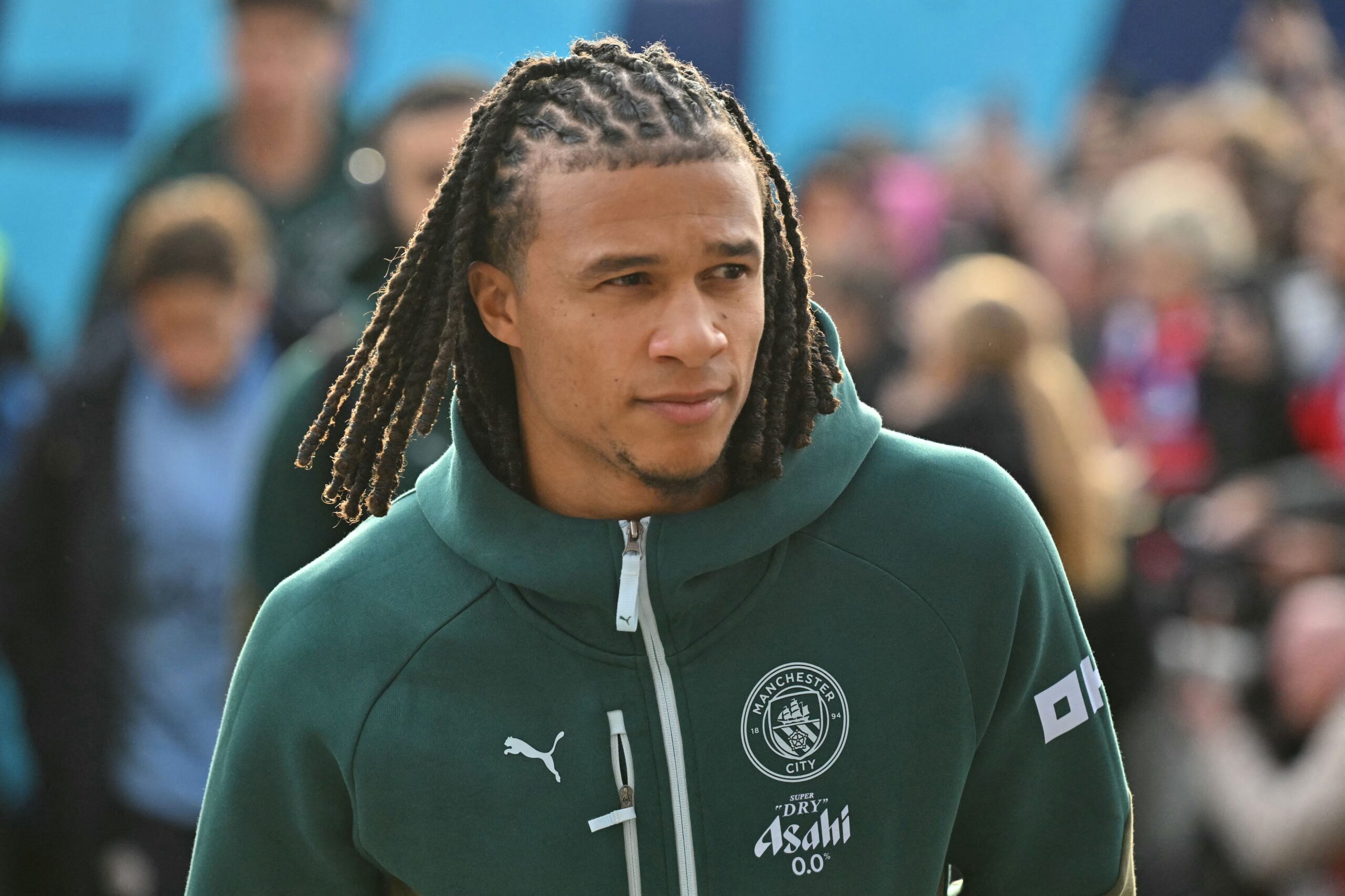 Man City fija bajo precio por Nathan Ake, defensor rechaza unirse a equipos débiles