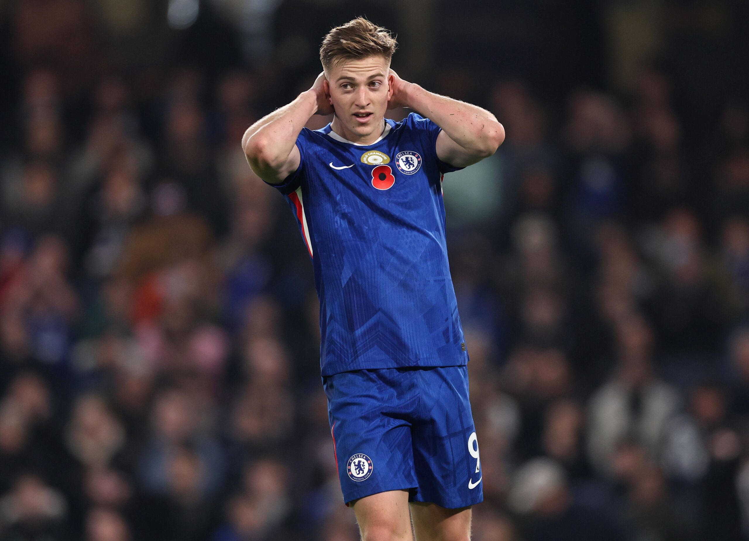 Chelsea sufre nuevas lesiones: Liam Delap se lesiona contra Bournemouth
