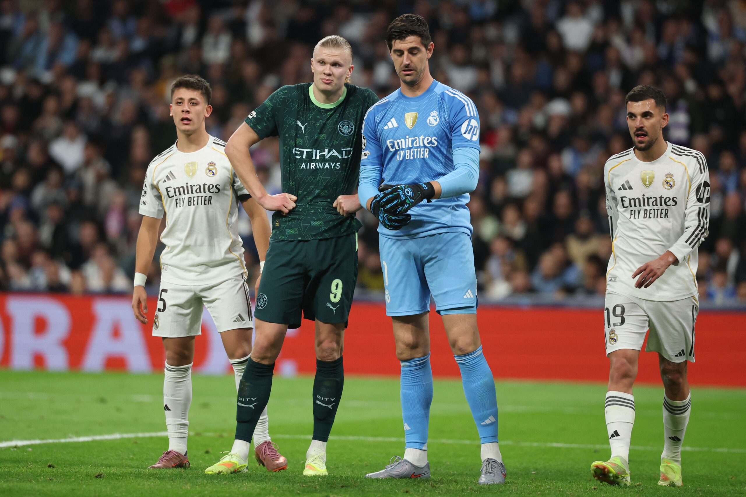Real Madrid busca a Xabi Alonso mientras Courtois defiende a su entrenador