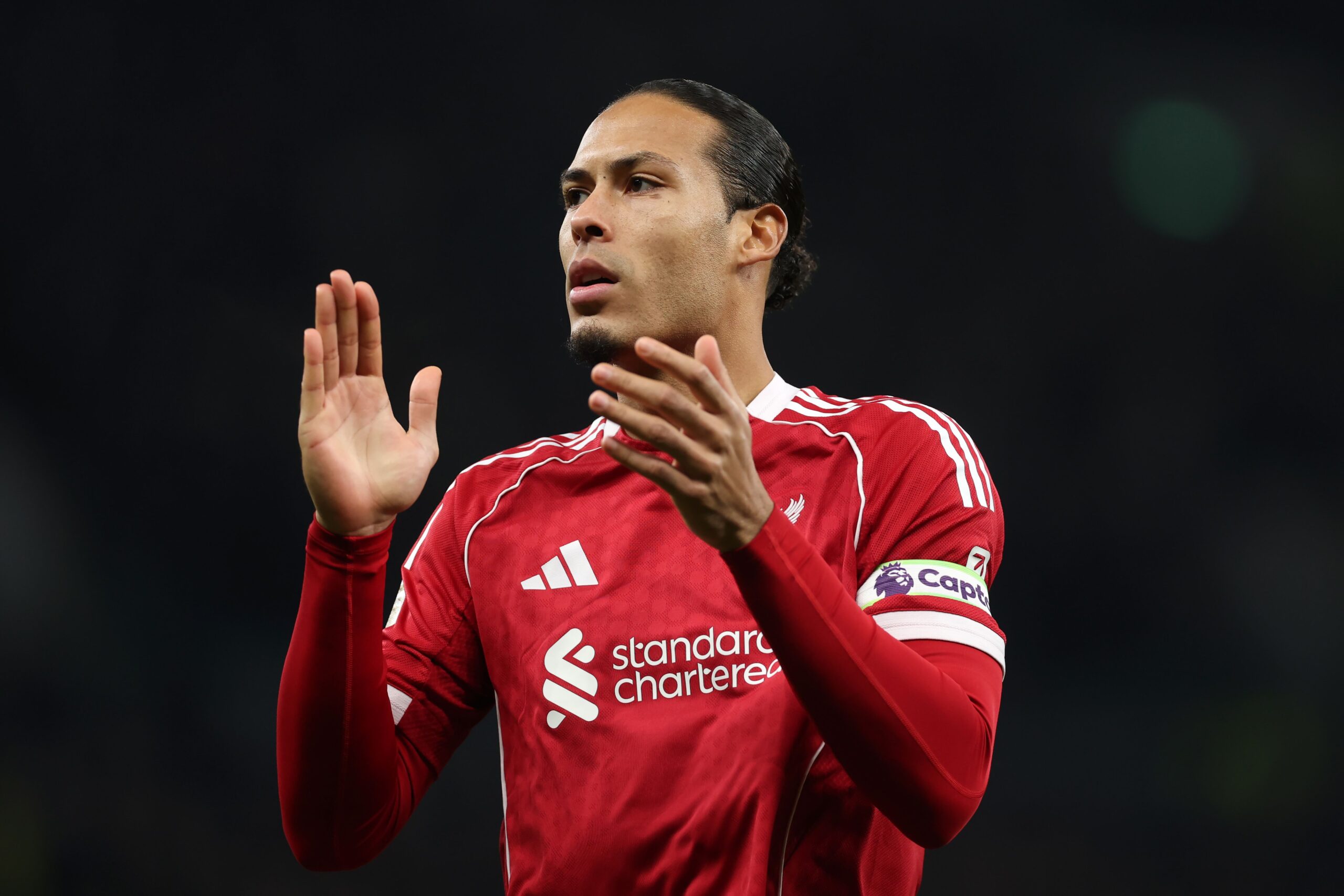 Virgil van Dijk critica a Liverpool por debilidades en victoria ante Wolves