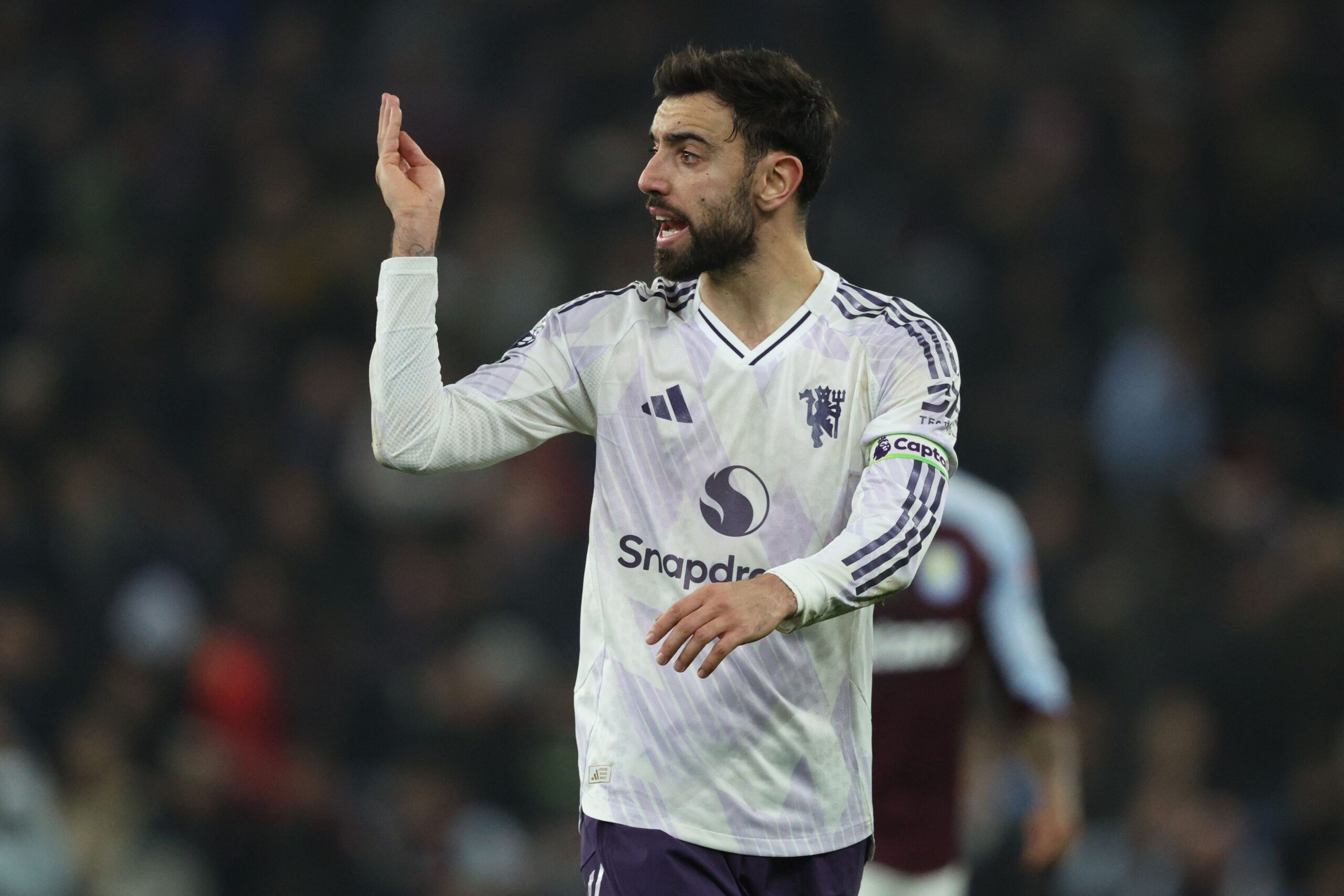 ¡Podríamos haber tenido dos cortes de pelo! Aston Villa se burla de Man Utd