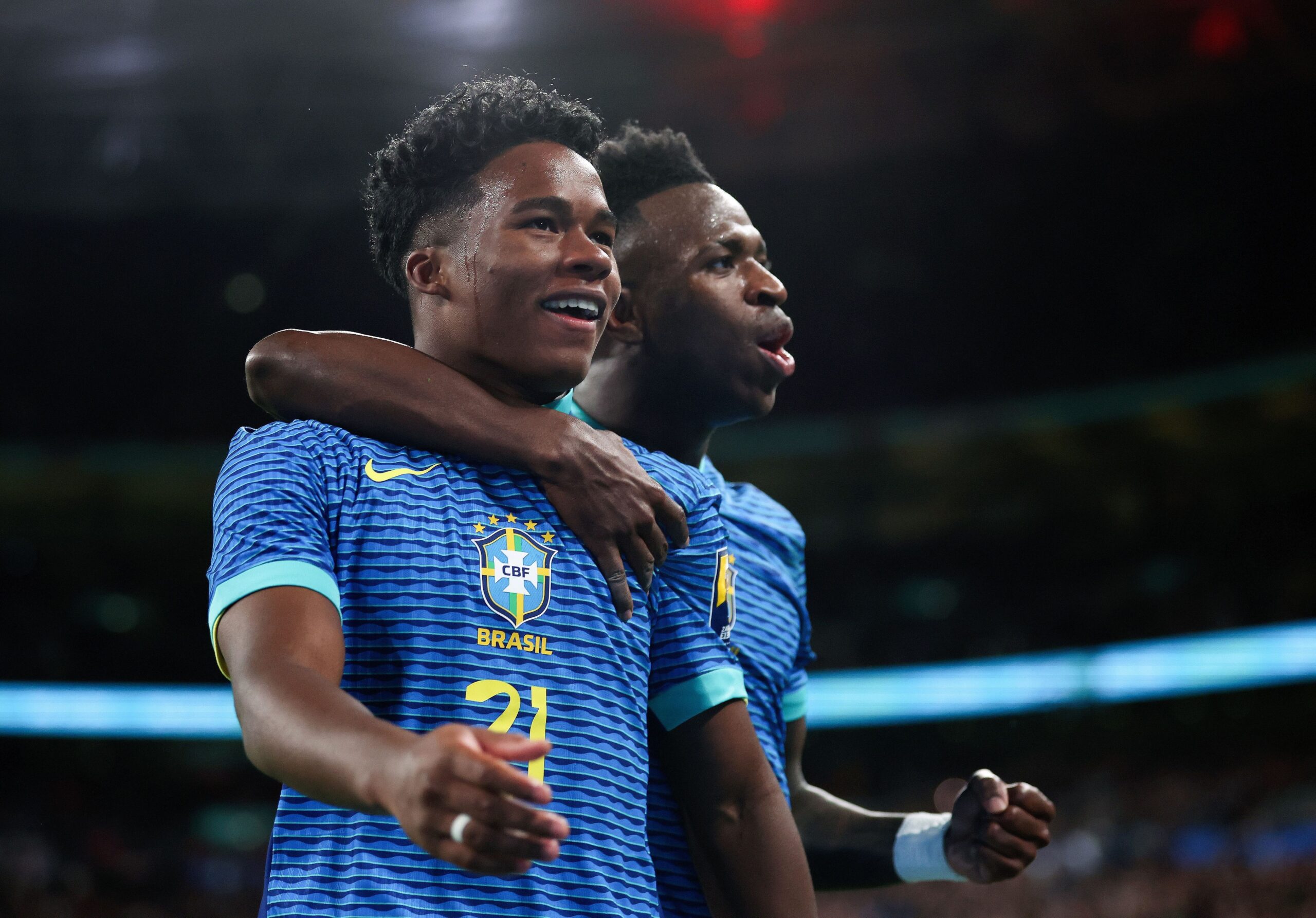 Vinicius Jr dedica emotivo mensaje a Endrick tras su cesión al Lyon