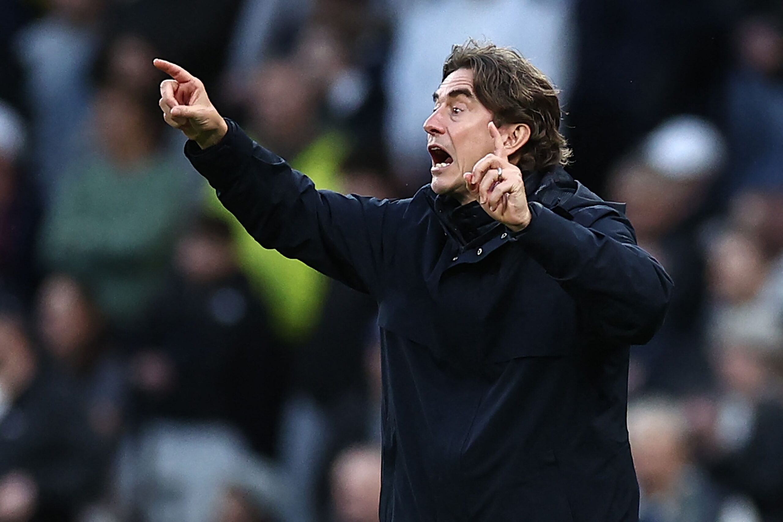 Tottenham confirma su postura sobre despedir a Thomas Frank tras derrota amarga