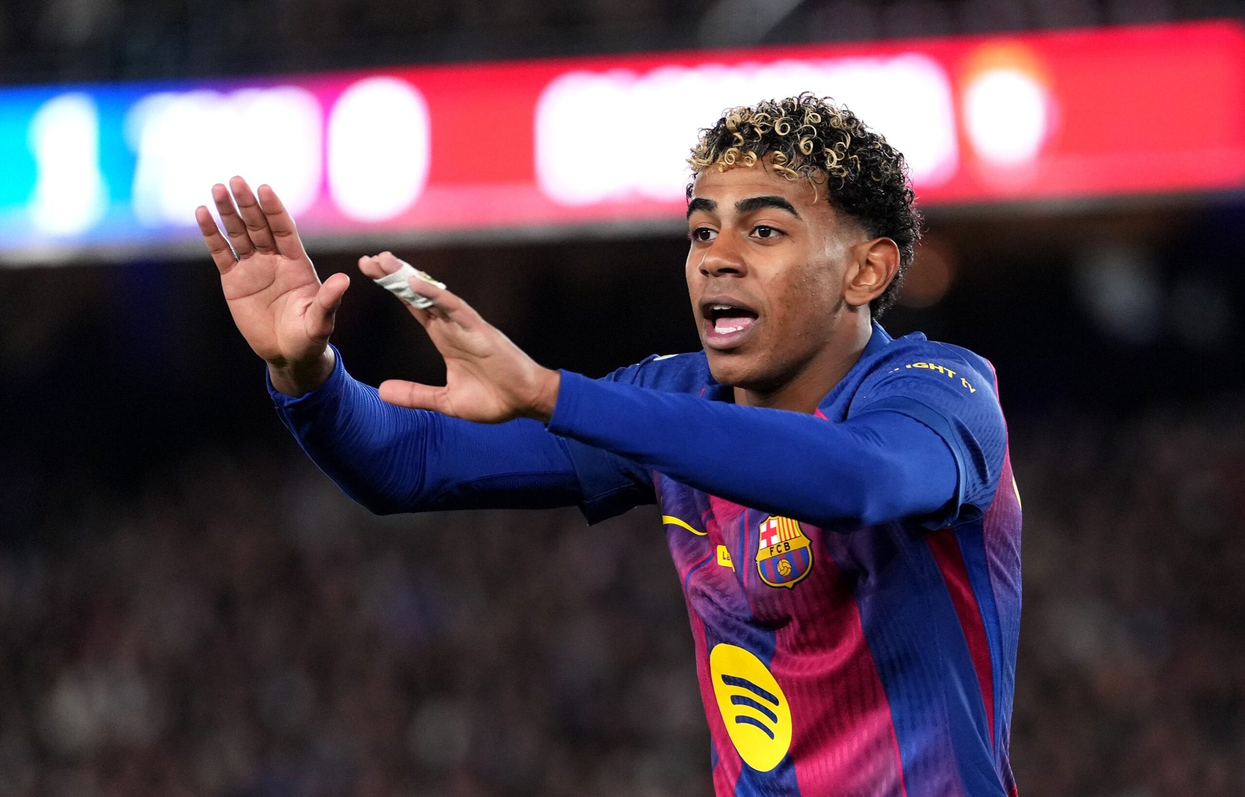 Raphinha no incluido en el FIFA Best XI: Yamal, Palmer y Bellingham brillan