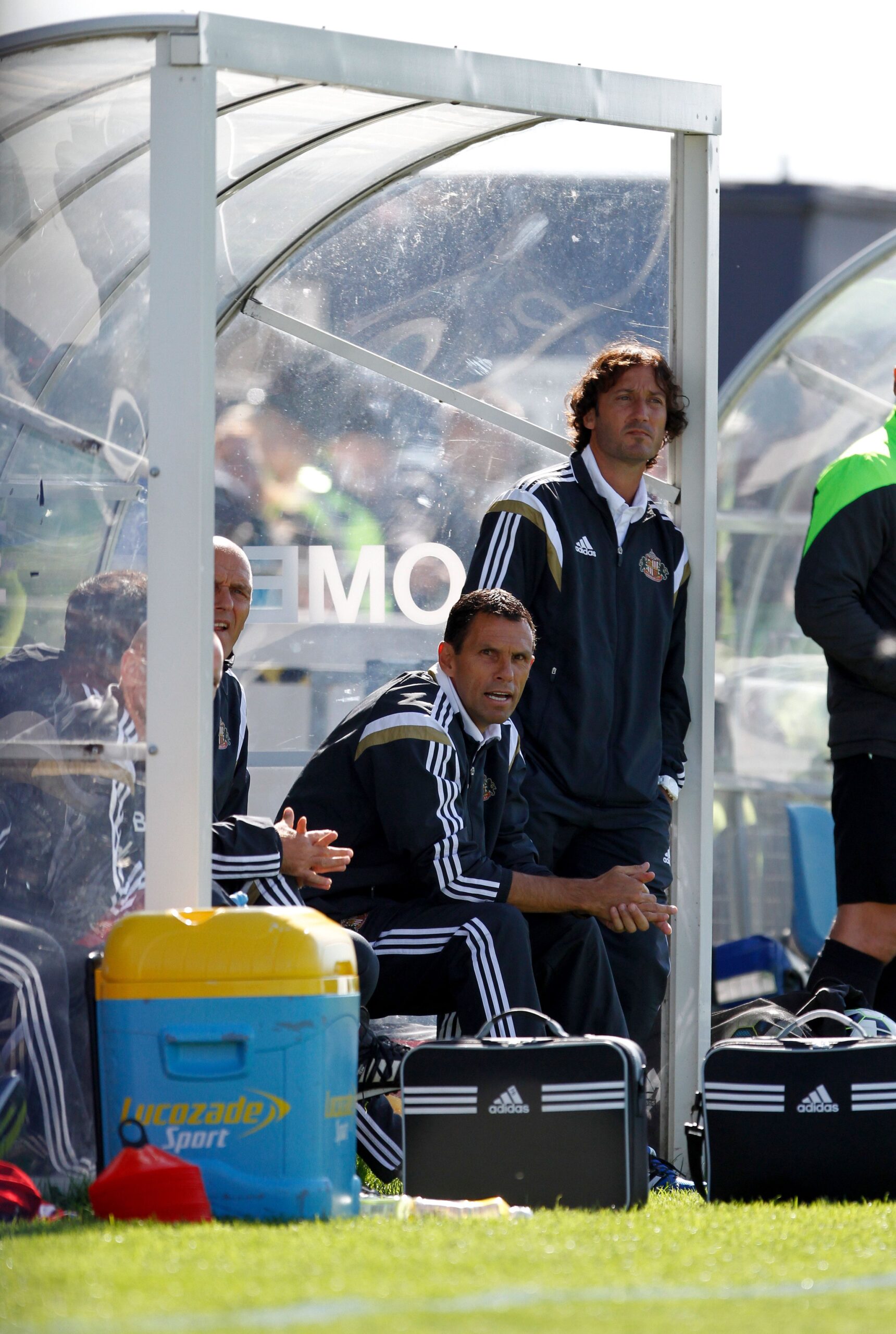 Gus Poyet deja club surcoreano tras escándalo de racismo en el equipo