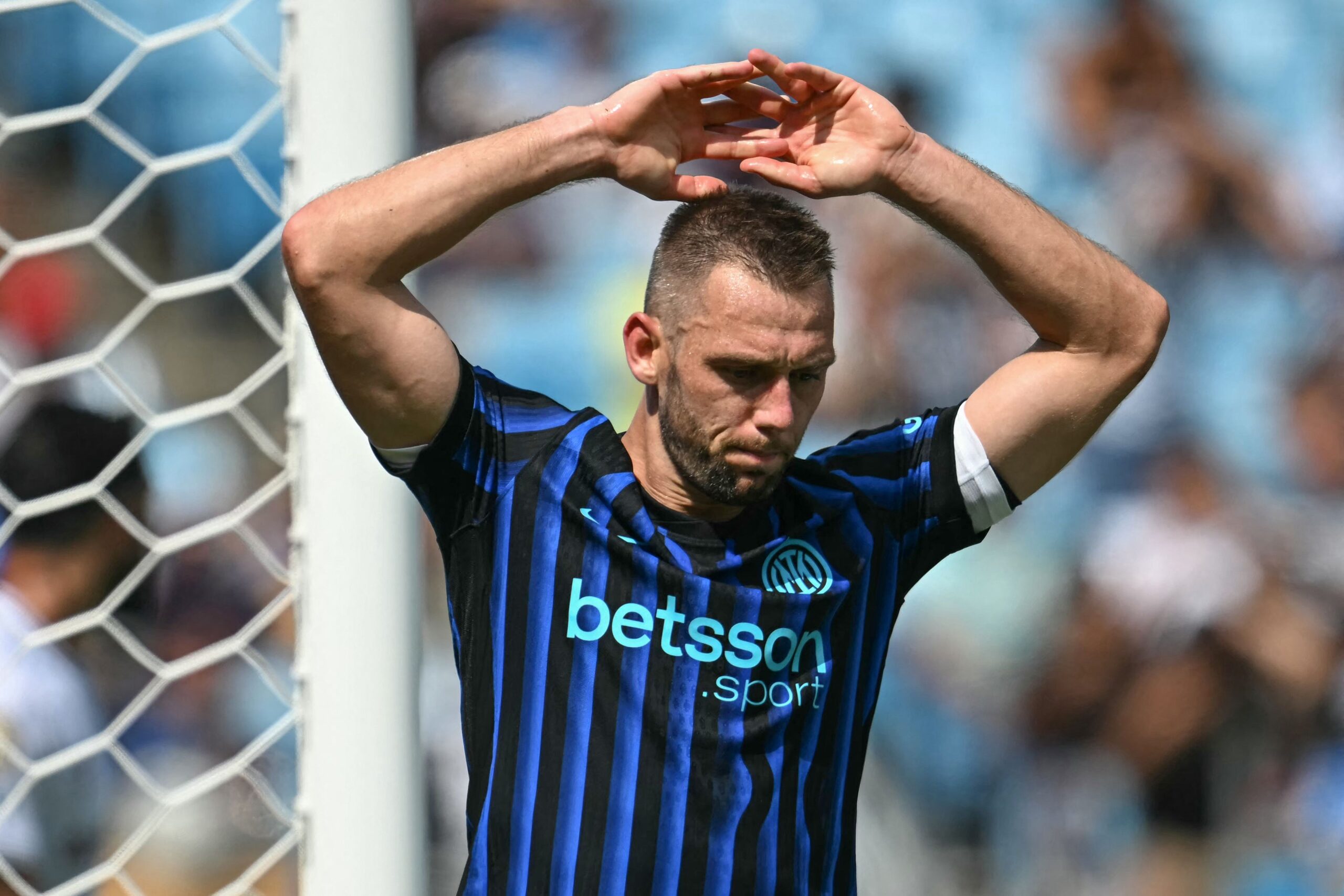 Stefan de Vrij listo para dejar el Inter, club de la Premier League lo quiere