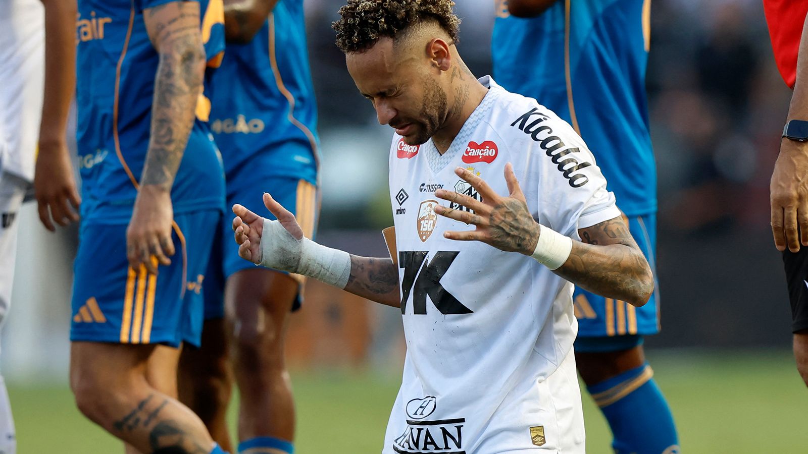 Neymar acude a médico milagroso para superar lesión y llegar al Mundial