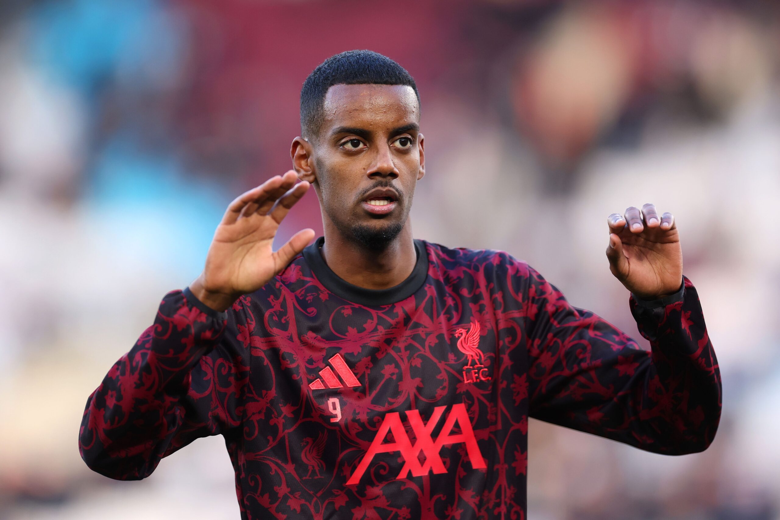 Isak admite que esperaba más tras su inicio lento en Liverpool y su traspaso