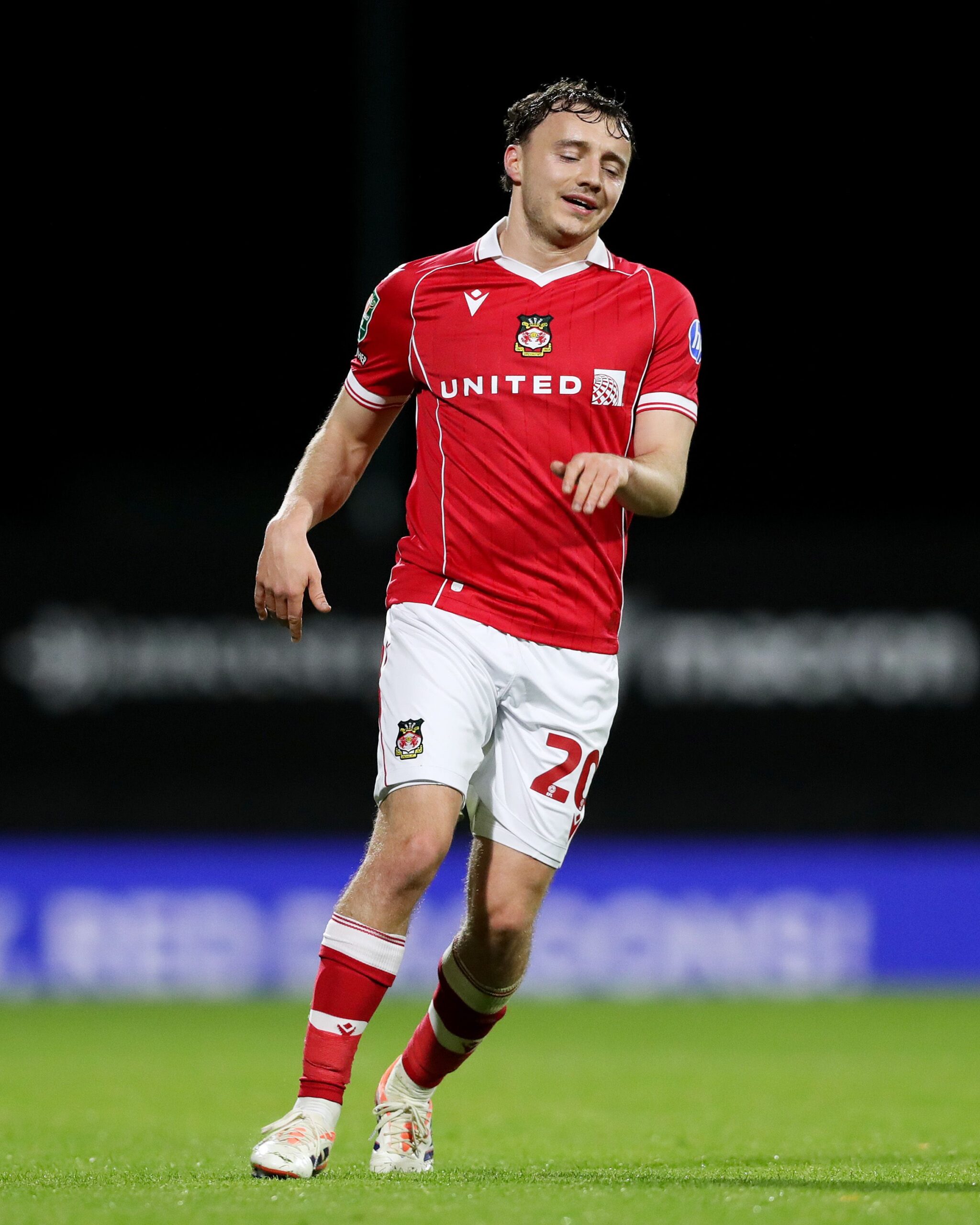 Ollie Rathbone anota un golazo y salva a Wrexham contra Watford