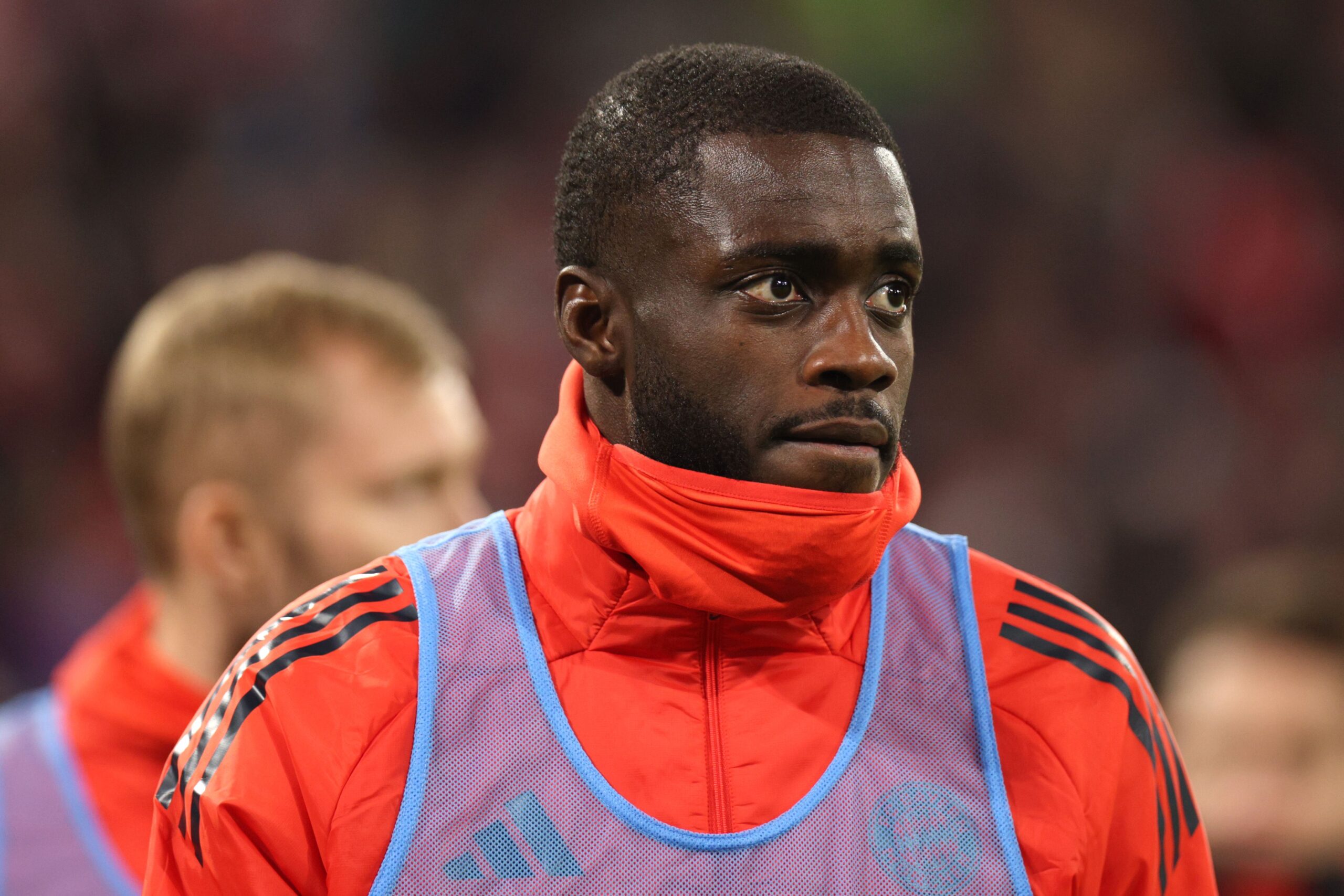 Salario exigido por Dayot Upamecano complica negociaciones con Bayern Múnich