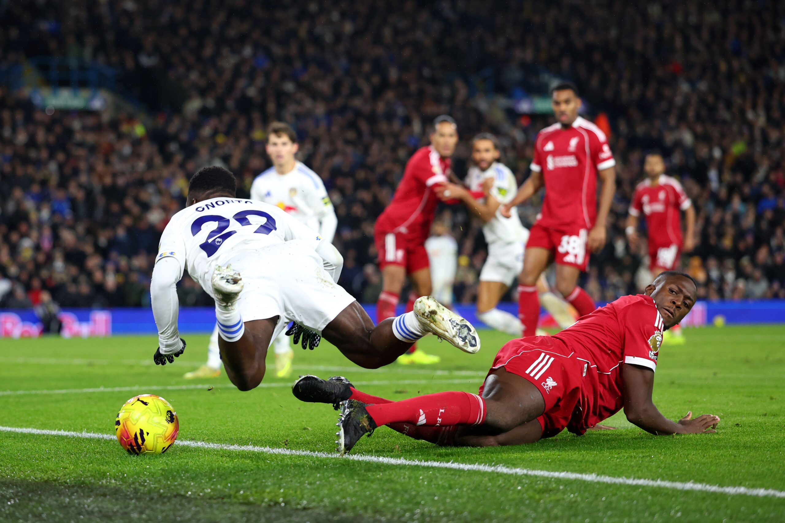 Arne Slot revela sorprendente verdad sobre Ibrahima Konate tras derrota de Liverpool