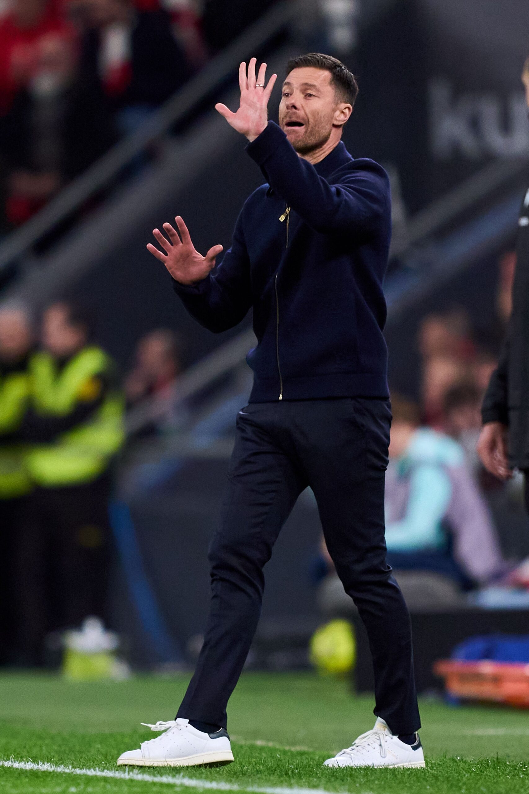 Xabi Alonso habla sobre rumores de Liverpool y presión sobre Arne Slot