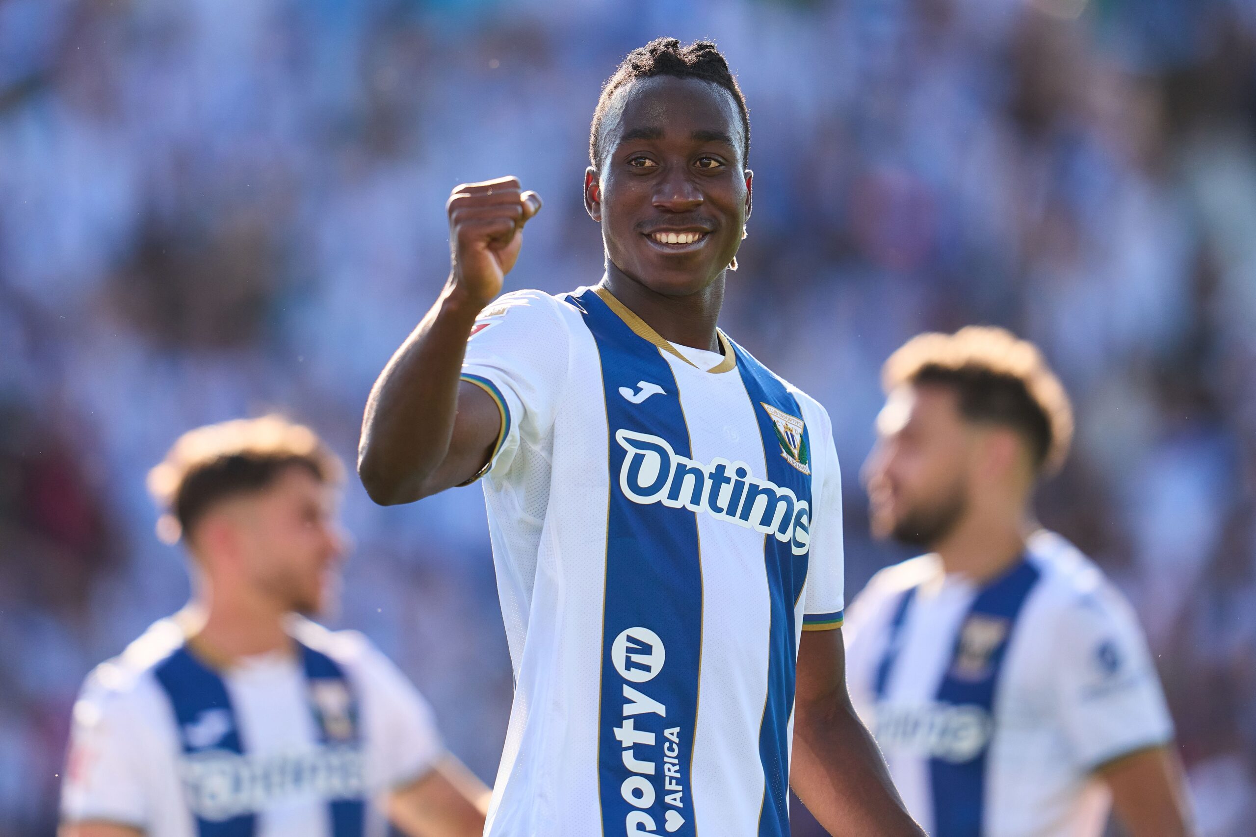 Yan Diomande: La nueva promesa de Red Bull en la lucha entre Liverpool y Man City