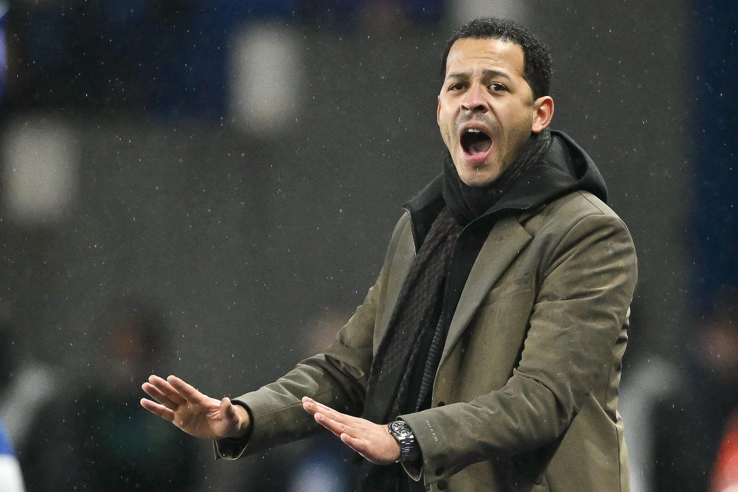 Liam Rosenior aclara su postura sobre el trabajo en Chelsea tras salida de Maresca