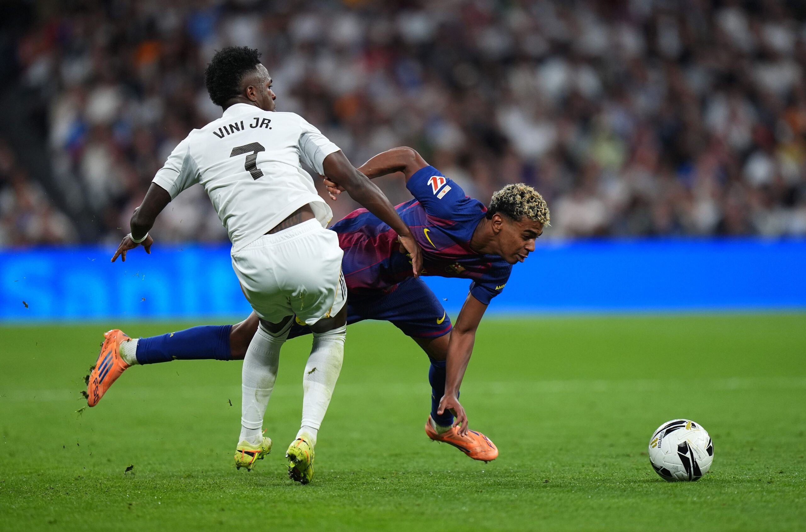 Vinicius Jr y Simeone protagonizan tensa pelea en Supercopa de España