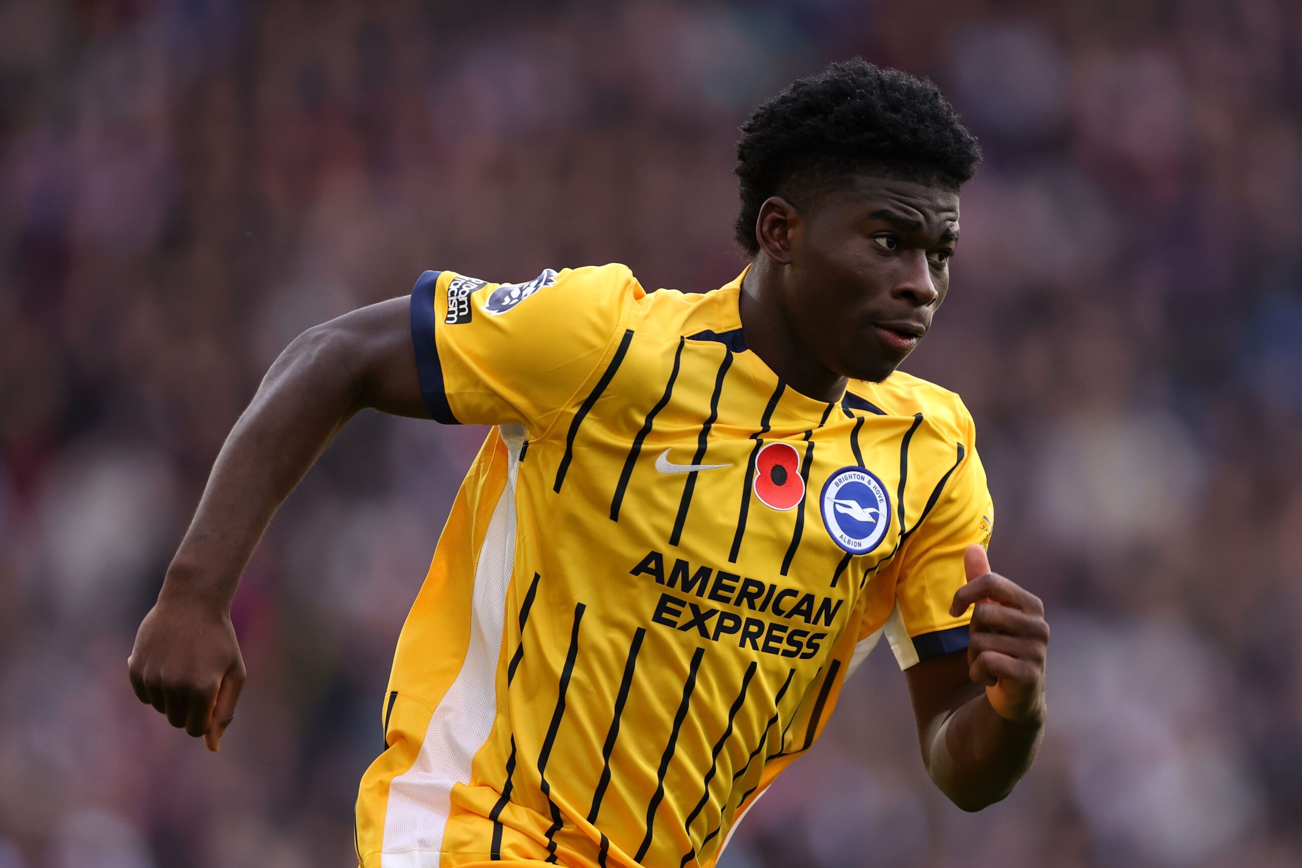Manchester United confía en fichar a Carlos Baleba por £100 millones este verano