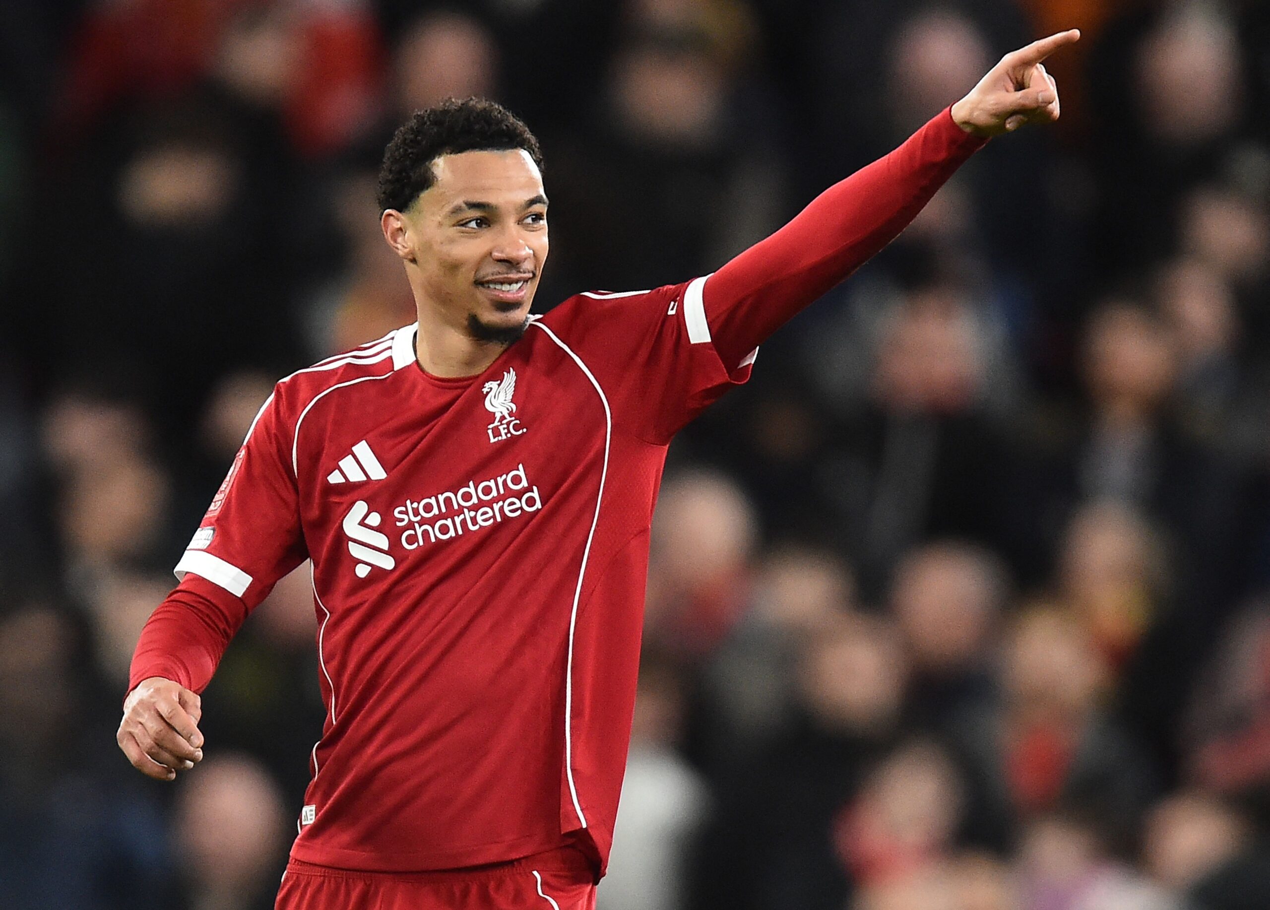 Hugo Ekitike iguala récord de Kenny Dalglish en Liverpool tras lesión