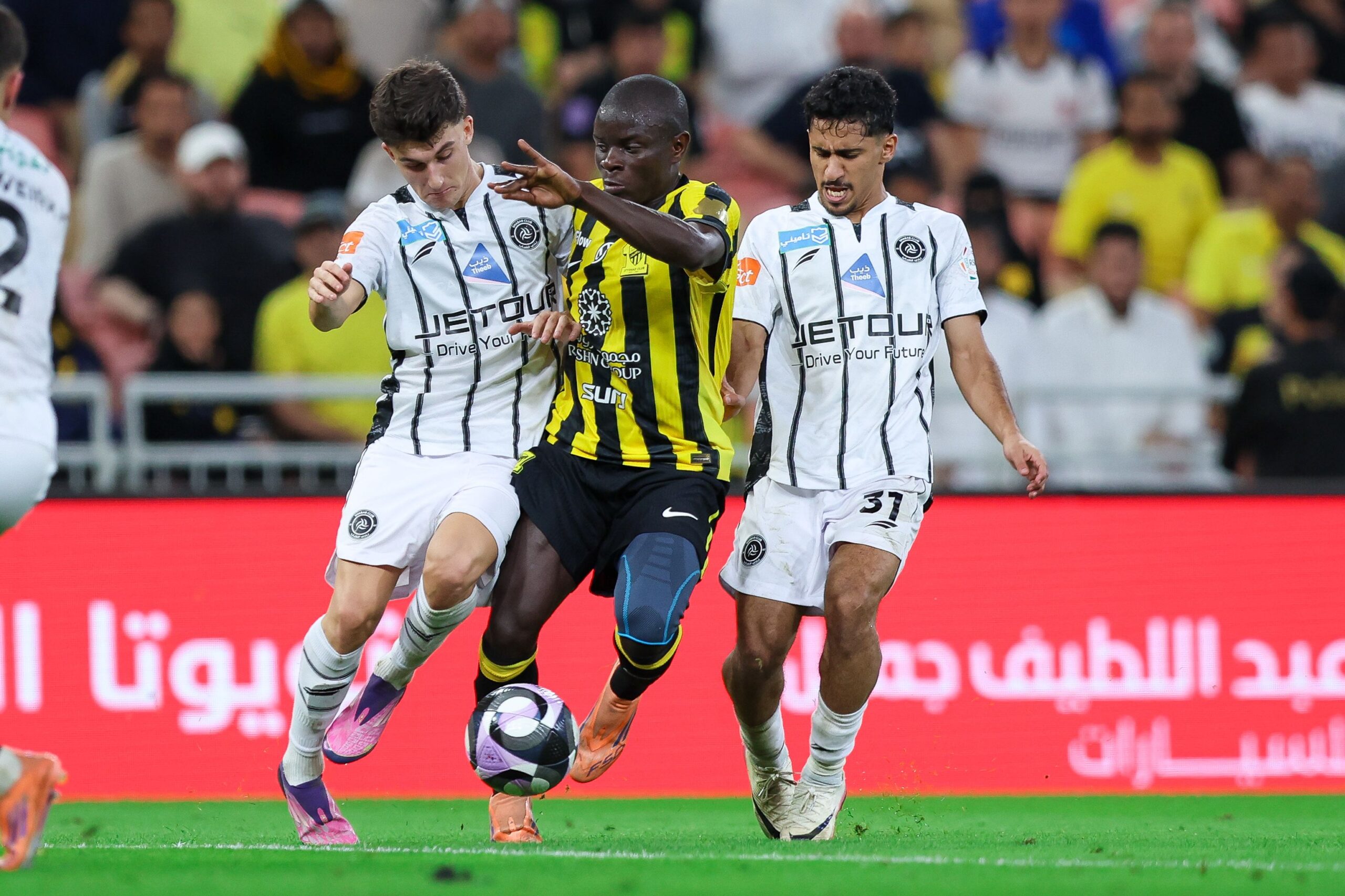 N’Golo Kanté podría regresar a Europa en uno de los clubes de Mourinho