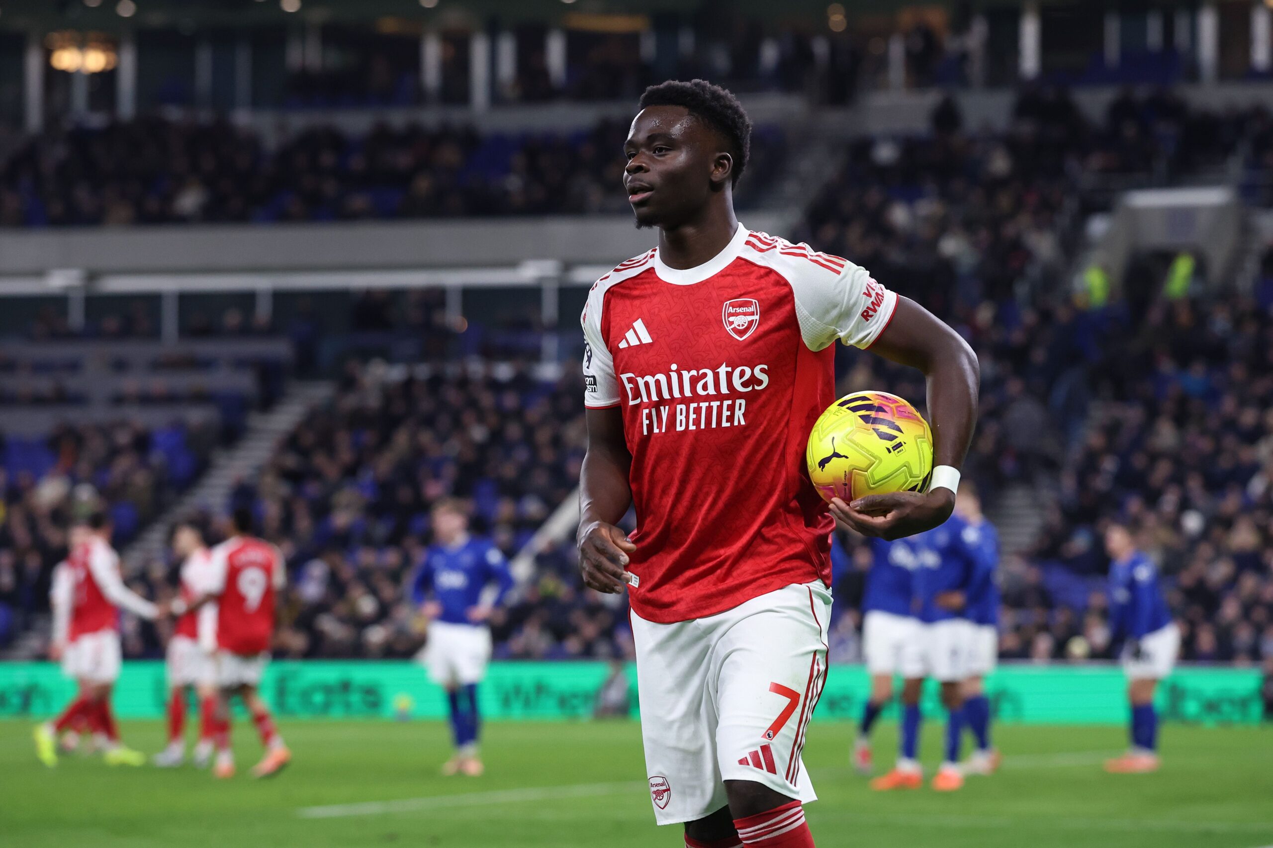Bukayo Saka renueva con Arsenal: contrato de cinco años y gran salario
