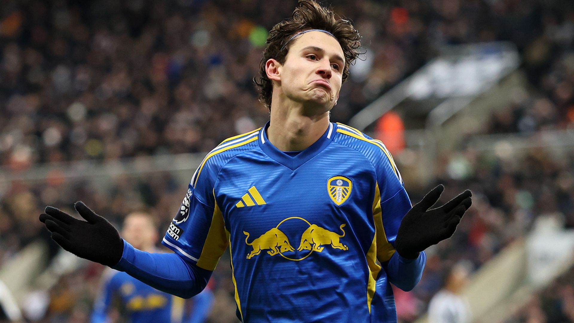 Brenden Aaronson deja ‘devastado’ a Leeds tras polémico penal y dos goles en Newcastle