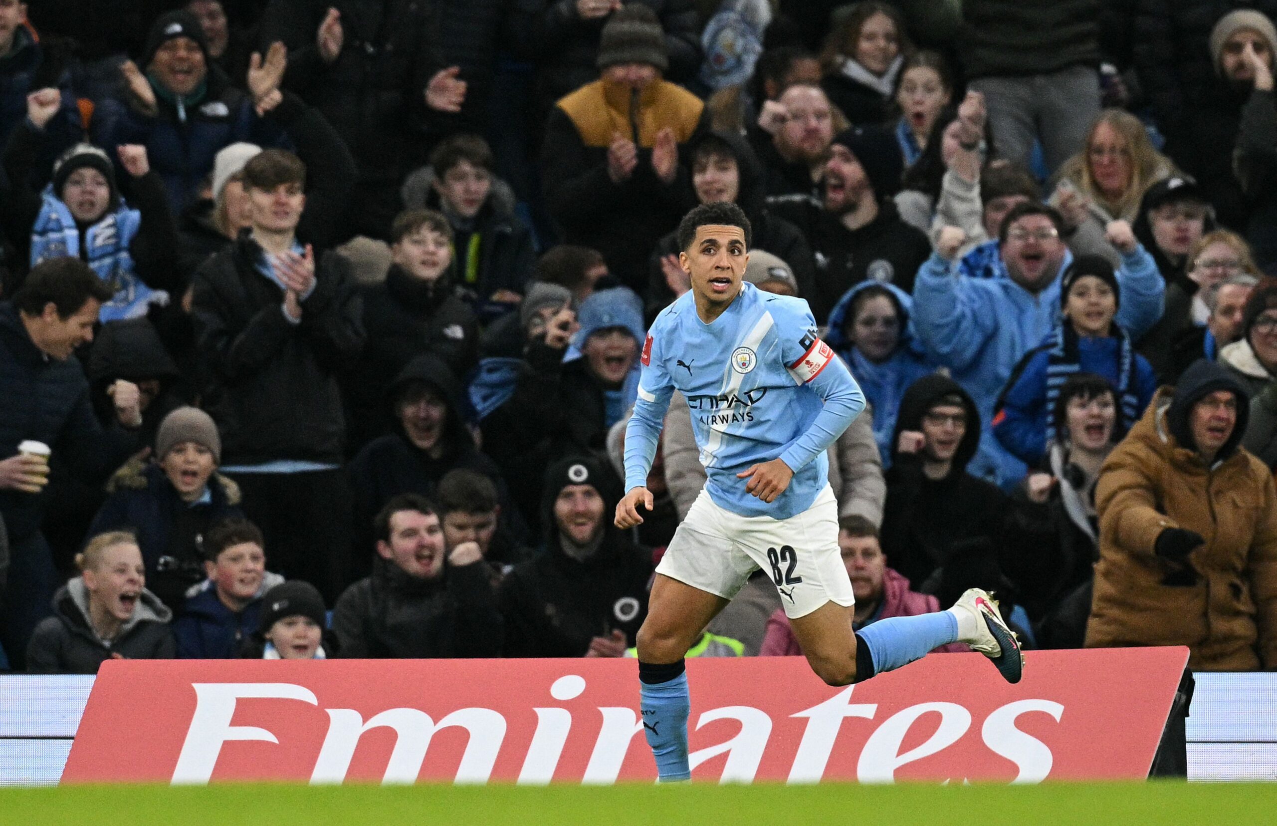 Antoine Semenyo deslumbró en la victoria de 10-1 de Man City en la FA Cup