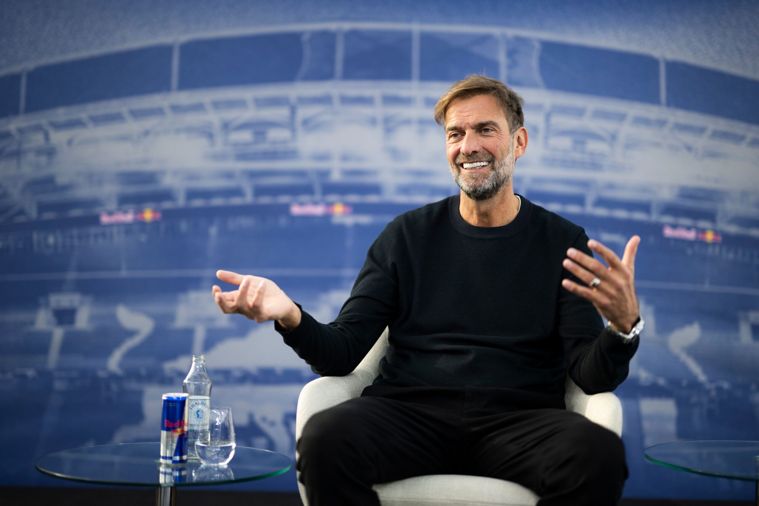 Jurgen Klopp asiste al juego NBA en Berlín entre Magic y Grizzlies