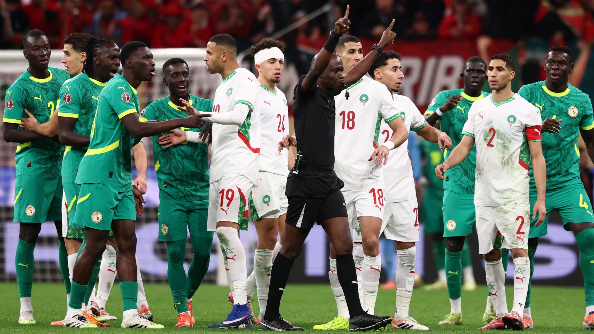 Sadio Mane defiende la decisión de continuar tras polémico penal en la final AFCON