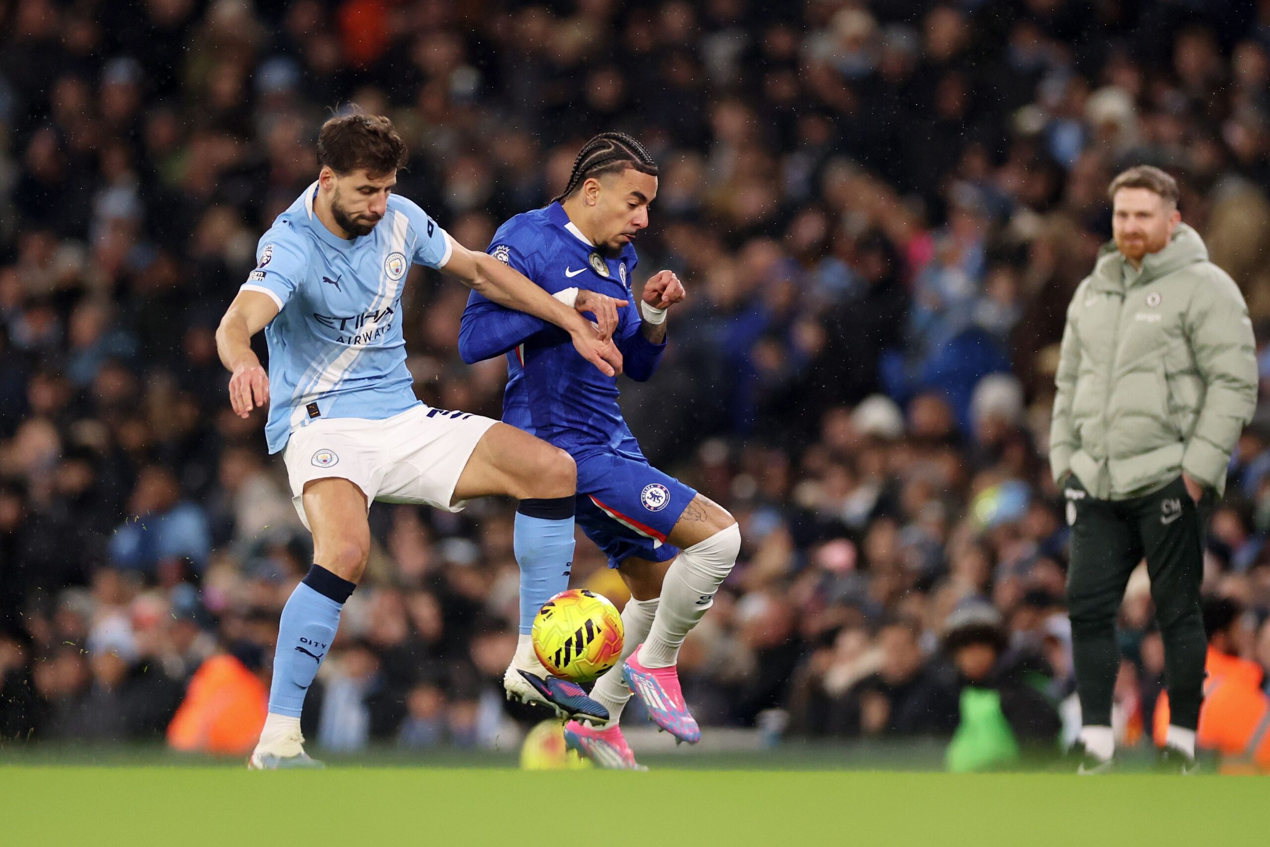 Clasificación de jugadores del Man City vs Chelsea: Reijnders brilla y empate de Enzo