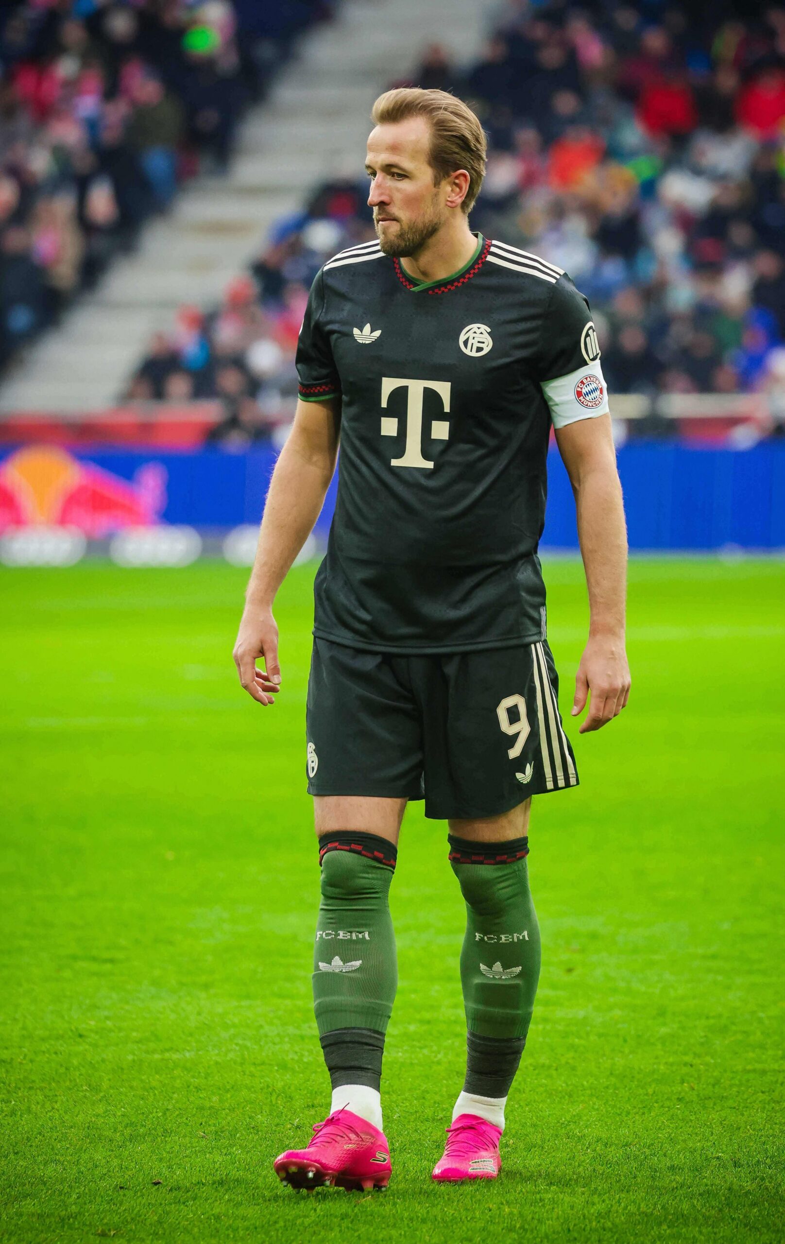 Bayern Múnich CEO ofrece actualizaciones sobre el contrato de Harry Kane