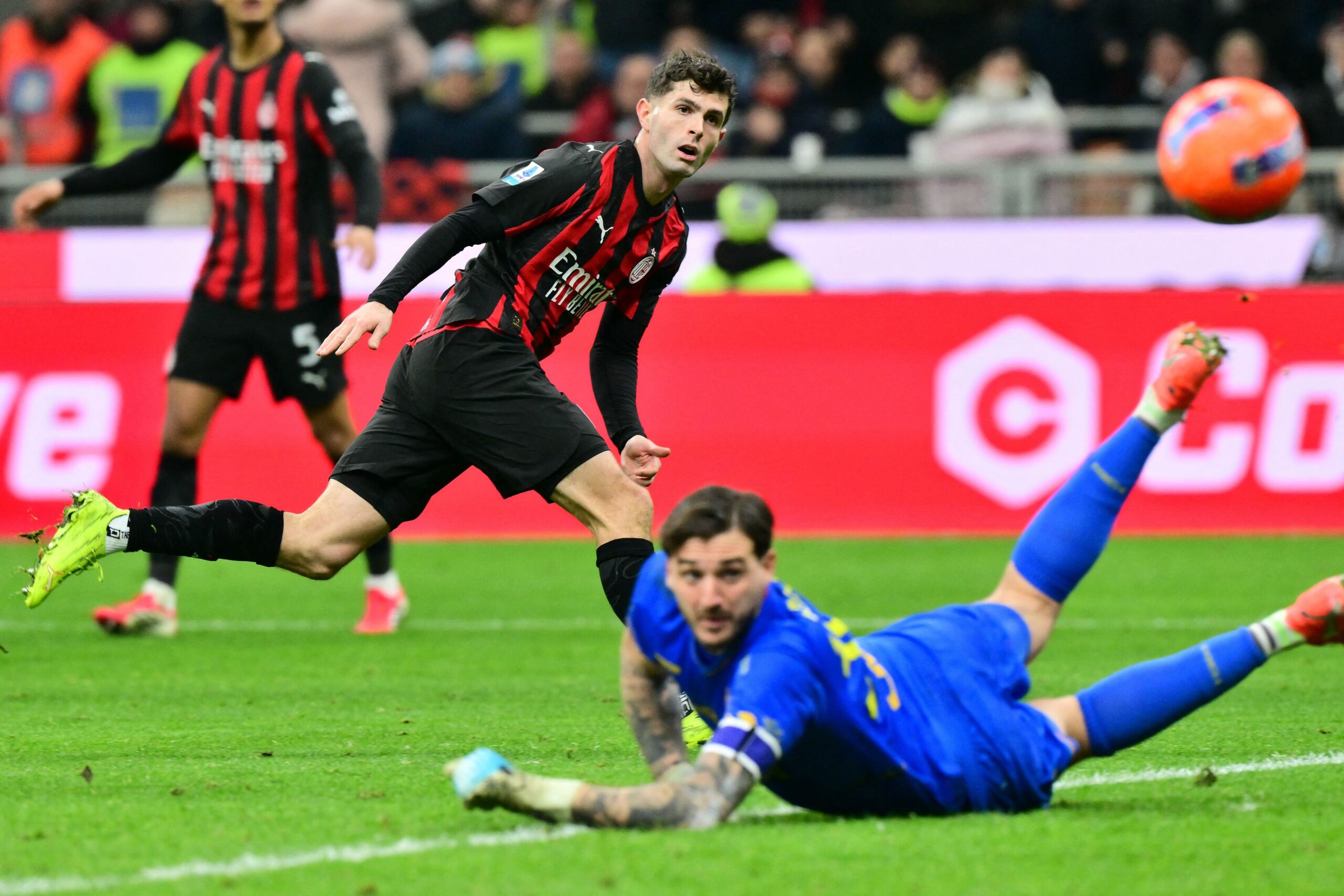 Agyemang y Wright brillan mientras Pulisic y Milan superan obstáculos ante Lecce