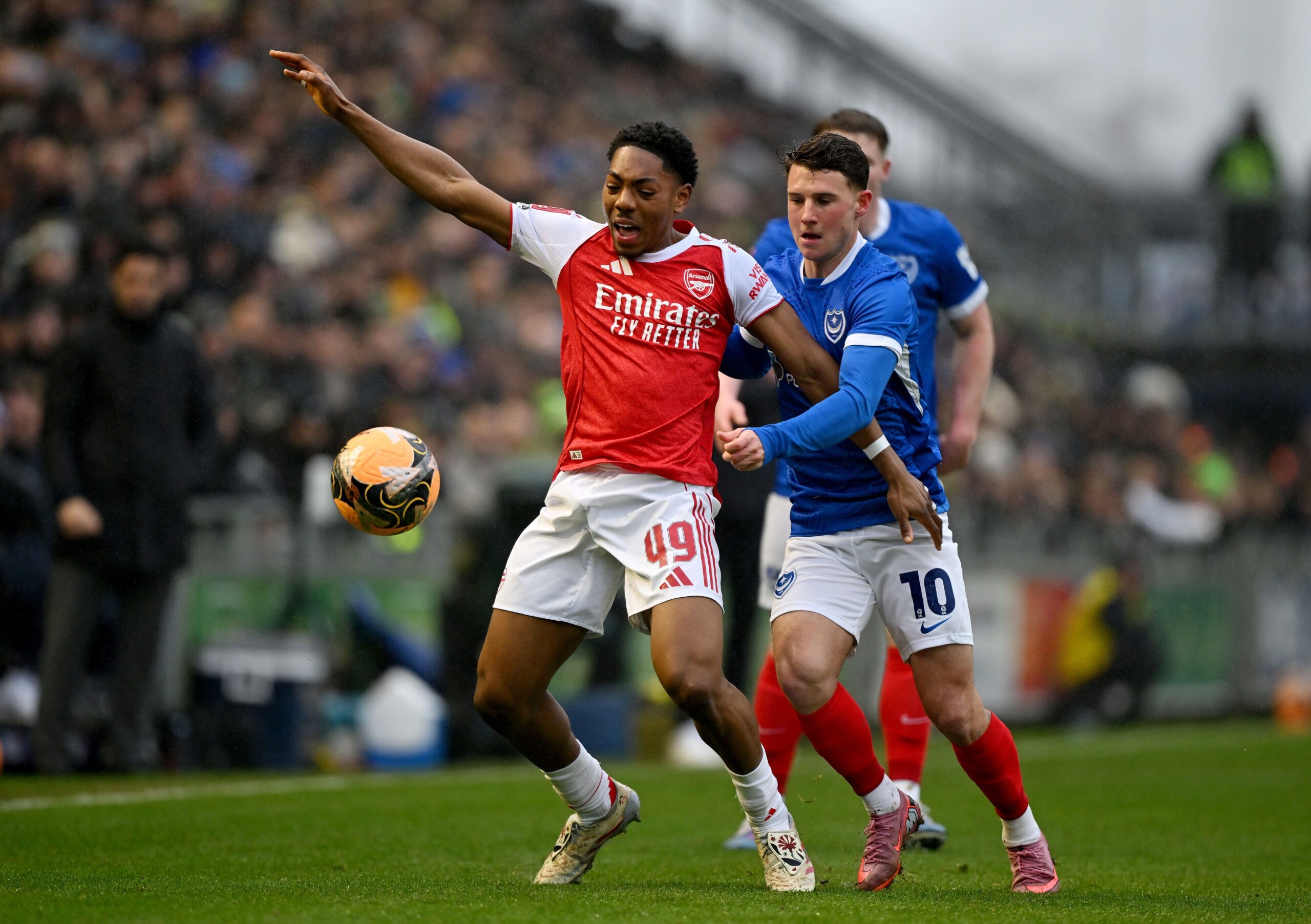 Martinelli brilla con hat-trick en la victoria del Arsenal ante Portsmouth