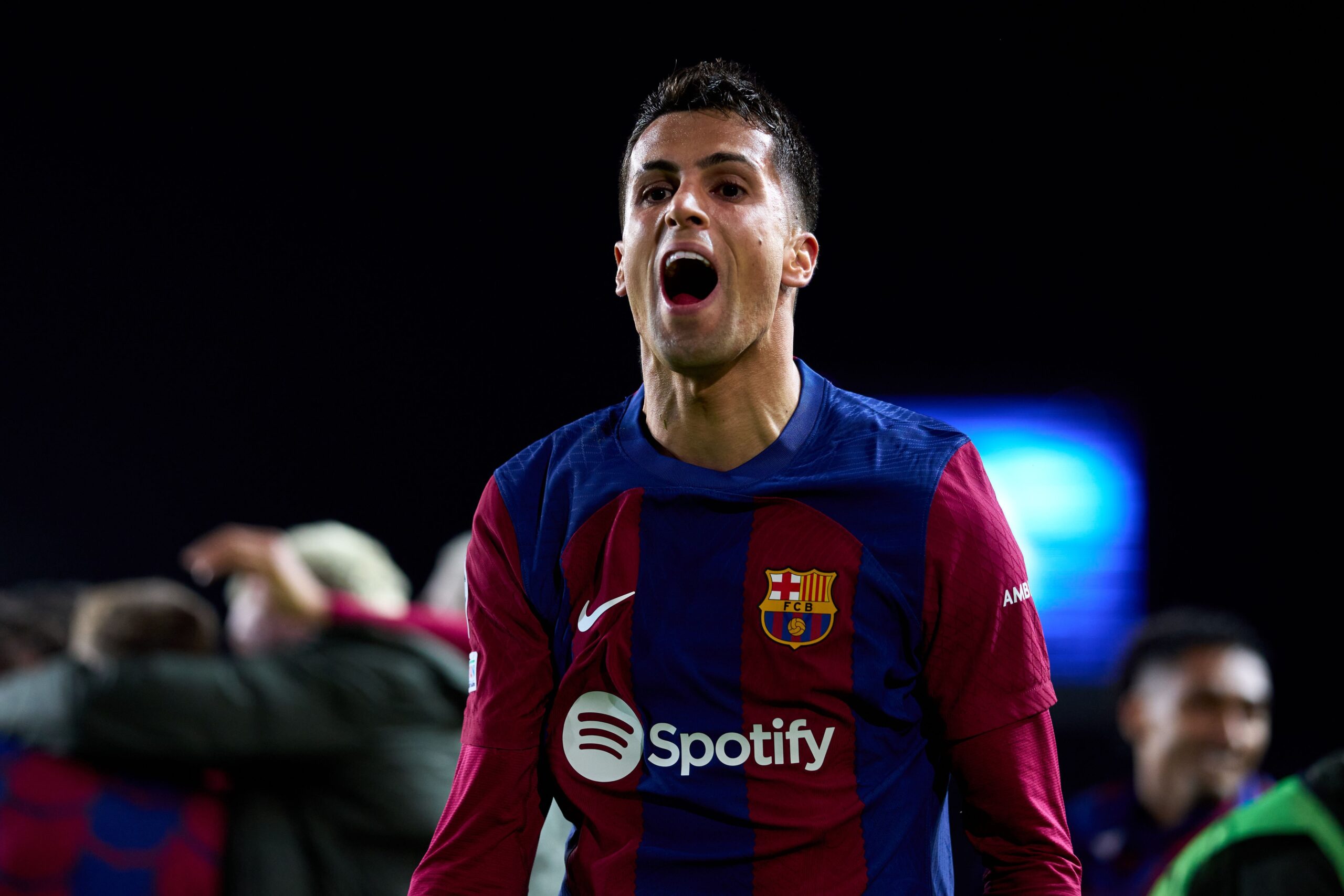 Joao Cancelo llega a Barcelona para completar su préstamo del Al Hilal