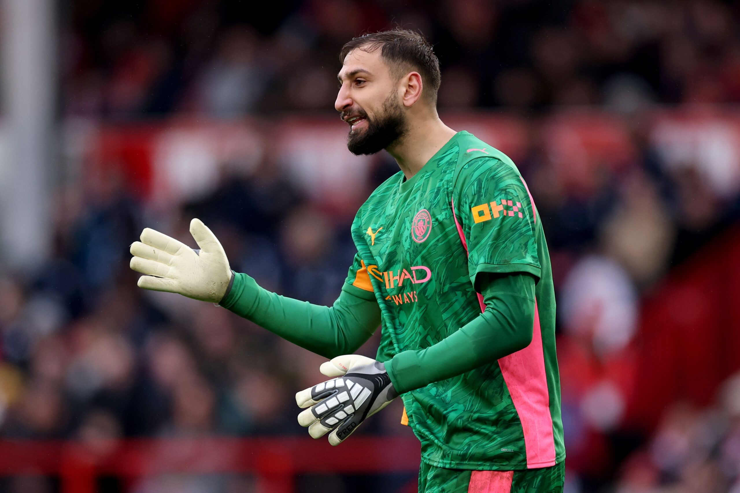 Guardiola defiende a Donnarumma pero destaca lo que Ederson hace mejor