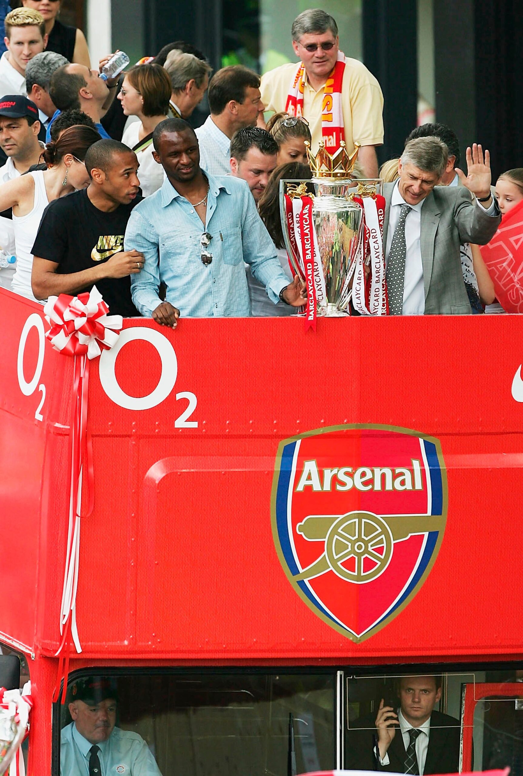 Arsenal supera a los Invencibles y lidera la Premier League tras vencer a Bournemouth