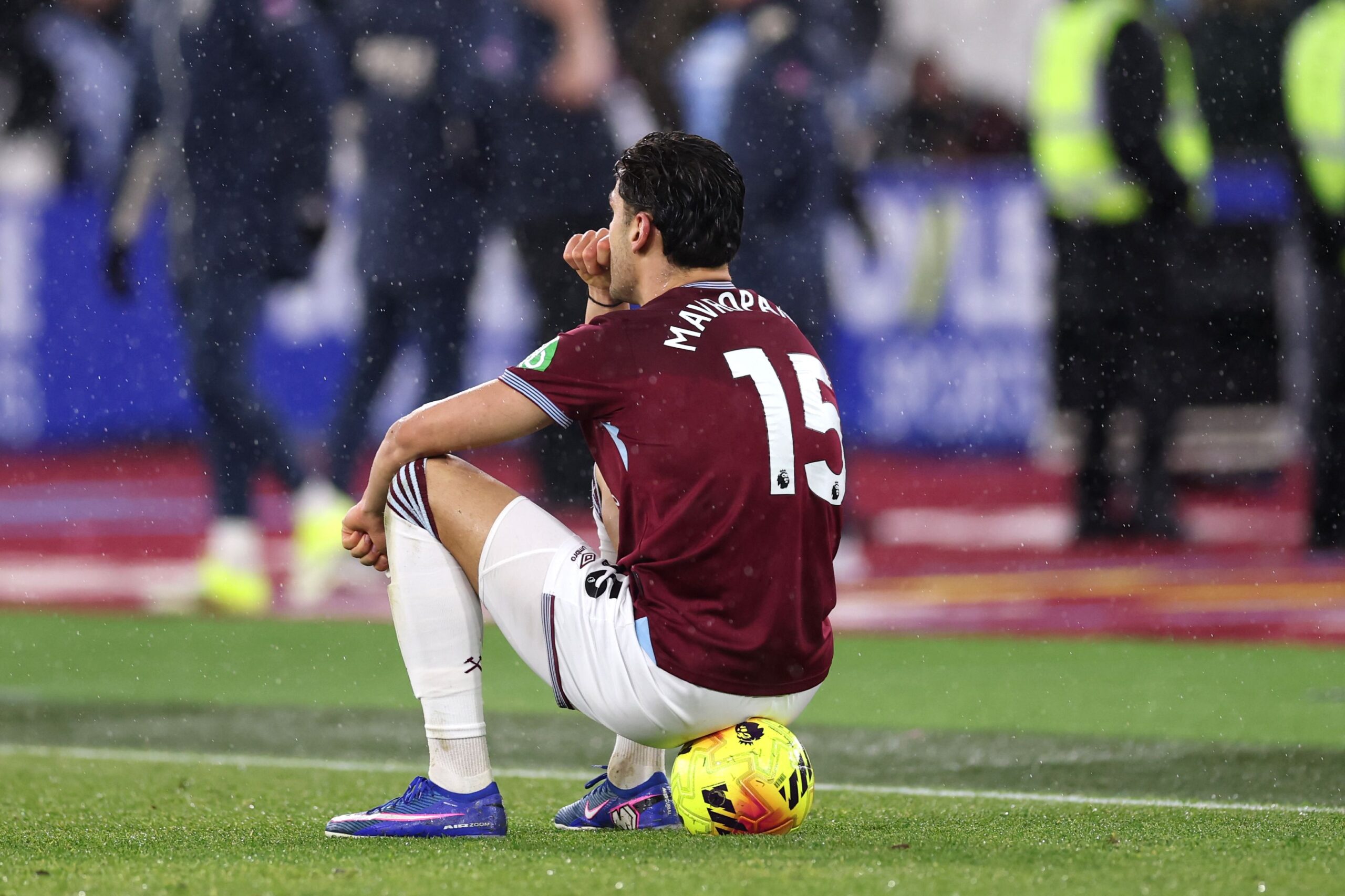 Controversiales decisiones benefician a Nottingham Forest y hunden a West Ham