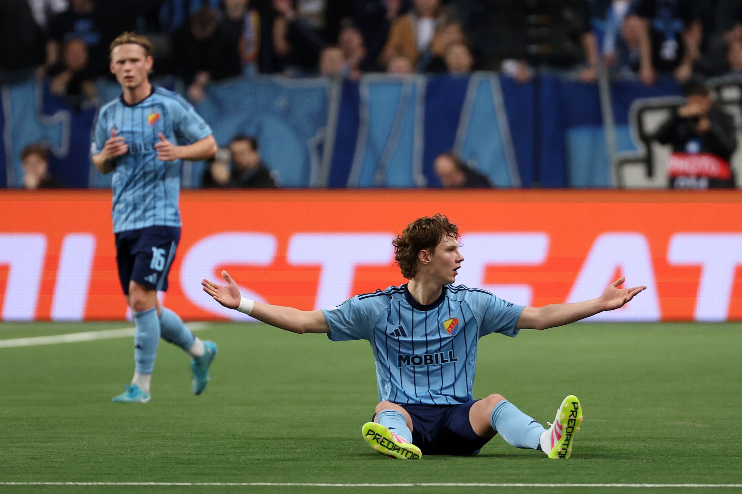Birmingham invierte en joven talento sueco, Brady y su equipo buscan goleador