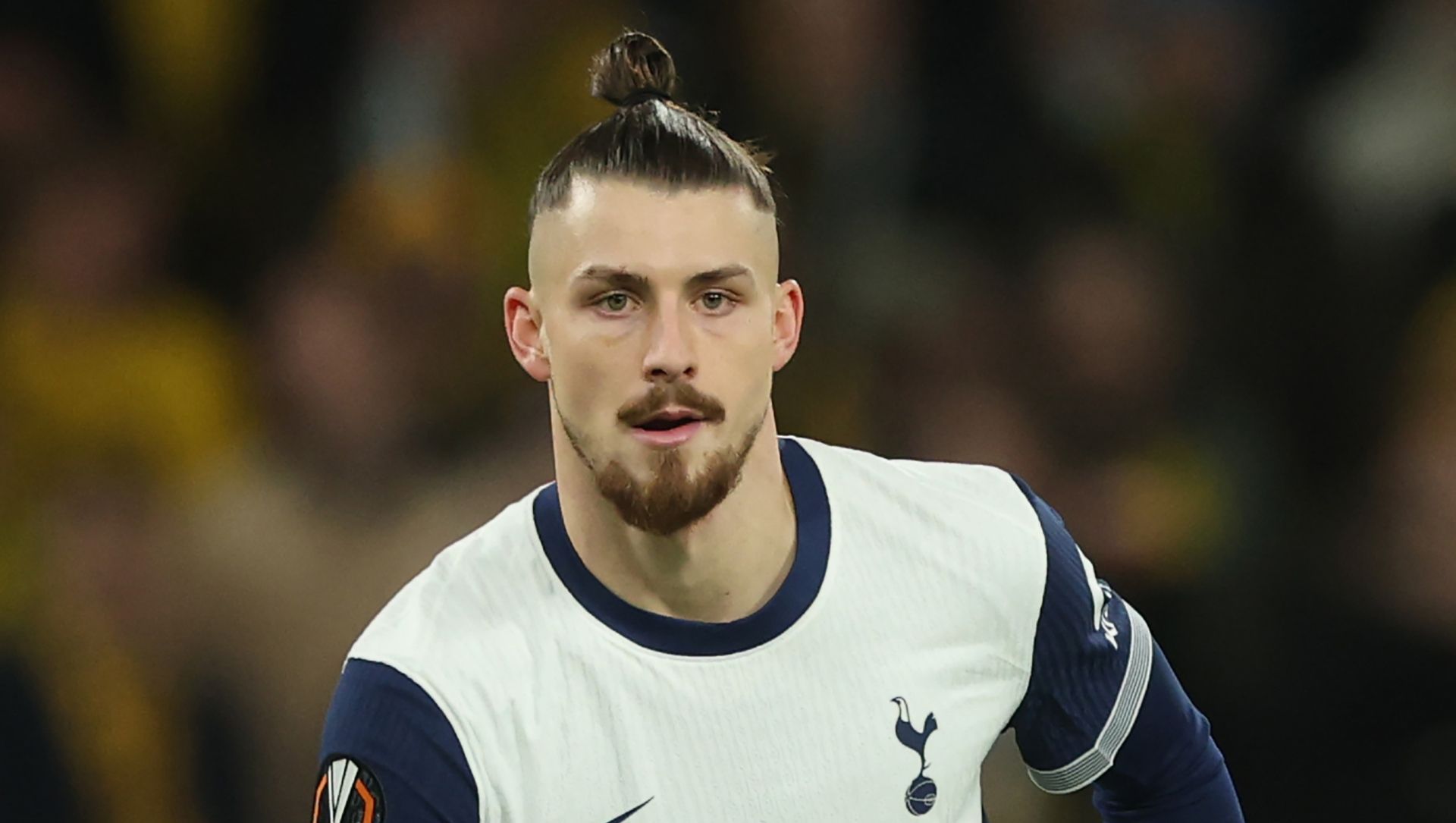 Spurs rechazan oferta de préstamo por Radu Dragusin ante decepción de Roma