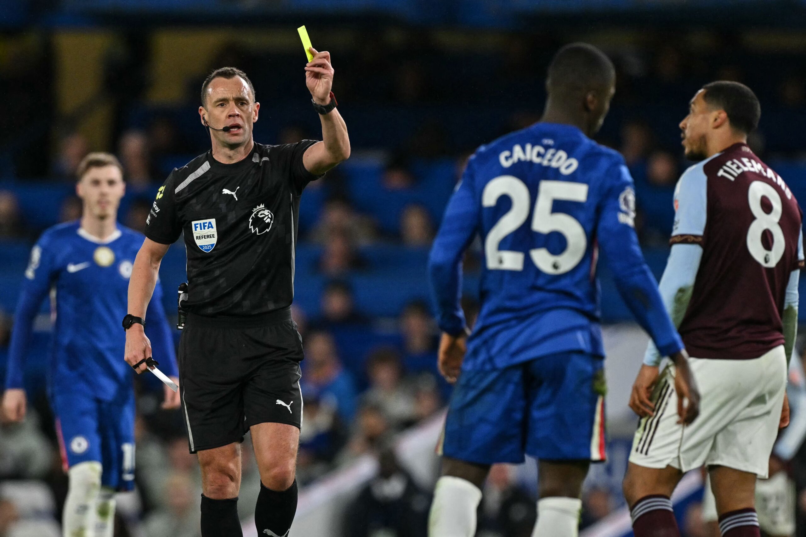 ¿Dónde está Moisés Caicedo? Por qué no jugó en la semifinal de Carabao Cup